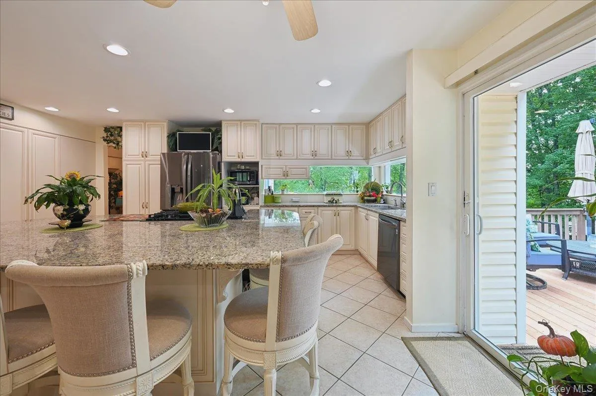 12 Berkshire Drive, Clarkstown, NY, 4 Bedrooms Bedrooms, 11 Rooms Rooms,2 BathroomsBathrooms,Residential,For Rent,Berkshire,0,1046656 12 Berkshire Drive, Clarkstown, NY, 4 Bedrooms Bedrooms, 11 Rooms Rooms,2 BathroomsBathrooms,Residential,For Rent,Berkshire,0,1046656
