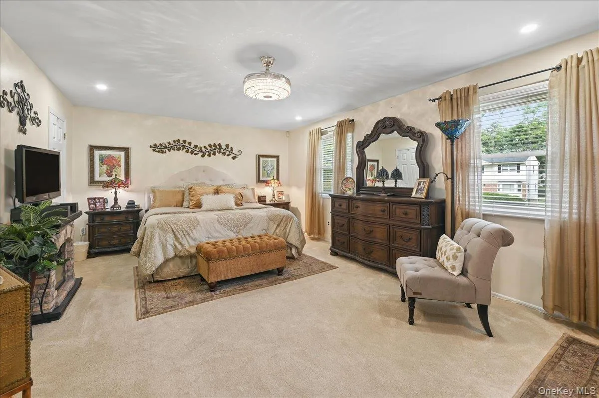 12 Berkshire Drive, Clarkstown, NY, 4 Bedrooms Bedrooms, 11 Rooms Rooms,2 BathroomsBathrooms,Residential,For Rent,Berkshire,0,1046656 12 Berkshire Drive, Clarkstown, NY, 4 Bedrooms Bedrooms, 11 Rooms Rooms,2 BathroomsBathrooms,Residential,For Rent,Berkshire,0,1046656