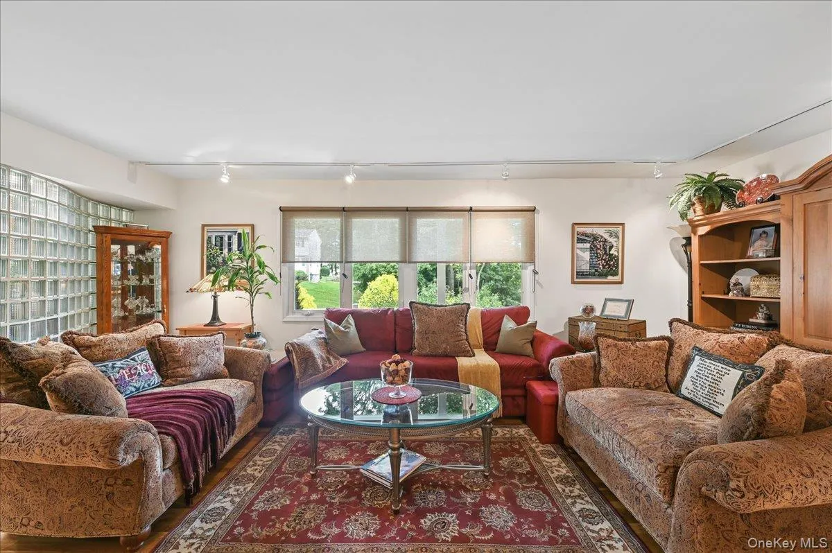 12 Berkshire Drive, Clarkstown, NY, 4 Bedrooms Bedrooms, 11 Rooms Rooms,2 BathroomsBathrooms,Residential,For Rent,Berkshire,0,1046656 12 Berkshire Drive, Clarkstown, NY, 4 Bedrooms Bedrooms, 11 Rooms Rooms,2 BathroomsBathrooms,Residential,For Rent,Berkshire,0,1046656