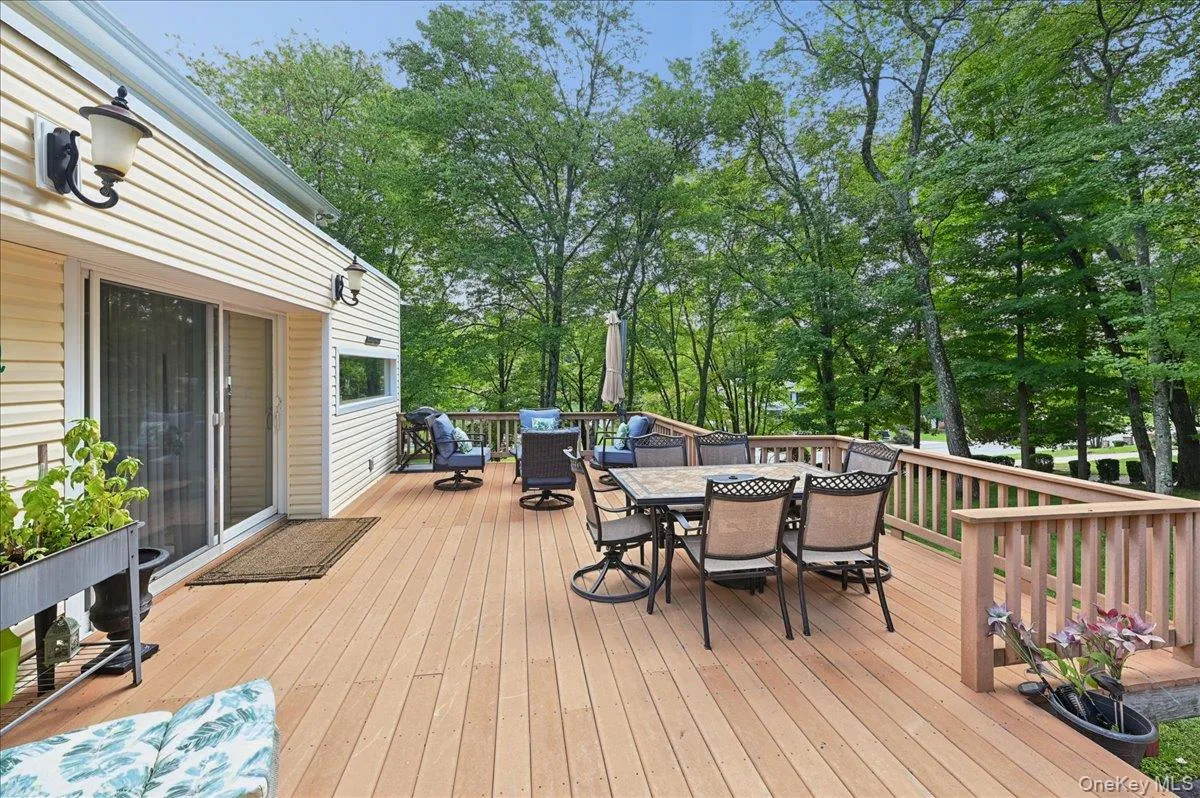 12 Berkshire Drive, Clarkstown, NY, 4 Bedrooms Bedrooms, 11 Rooms Rooms,2 BathroomsBathrooms,Residential,For Rent,Berkshire,0,1046656 12 Berkshire Drive, Clarkstown, NY, 4 Bedrooms Bedrooms, 11 Rooms Rooms,2 BathroomsBathrooms,Residential,For Rent,Berkshire,0,1046656