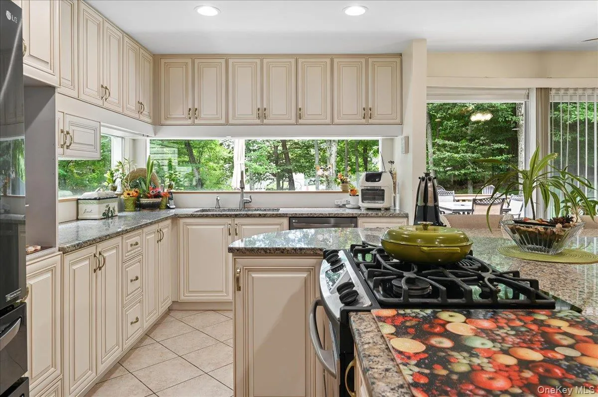 12 Berkshire Drive, Clarkstown, NY, 4 Bedrooms Bedrooms, 11 Rooms Rooms,2 BathroomsBathrooms,Residential,For Rent,Berkshire,0,1046656 12 Berkshire Drive, Clarkstown, NY, 4 Bedrooms Bedrooms, 11 Rooms Rooms,2 BathroomsBathrooms,Residential,For Rent,Berkshire,0,1046656