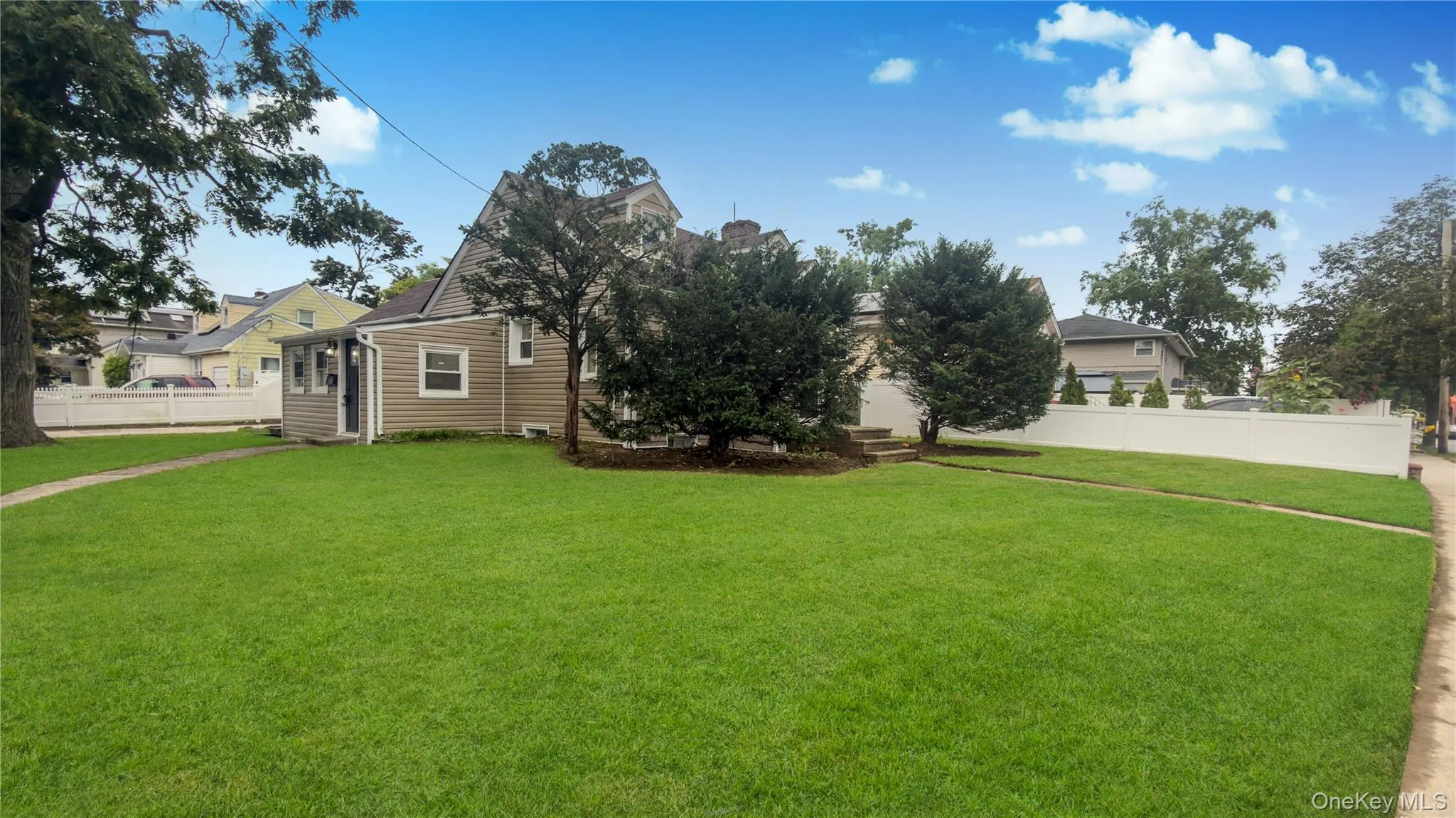 1180 Woodfield Road, Hempstead, NY, 4 Bedrooms Bedrooms, 12 Rooms Rooms,3 BathroomsBathrooms,Residential,For Rent,Woodfield,0,1046658 1180 Woodfield Road, Hempstead, NY, 4 Bedrooms Bedrooms, 12 Rooms Rooms,3 BathroomsBathrooms,Residential,For Rent,Woodfield,0,1046658