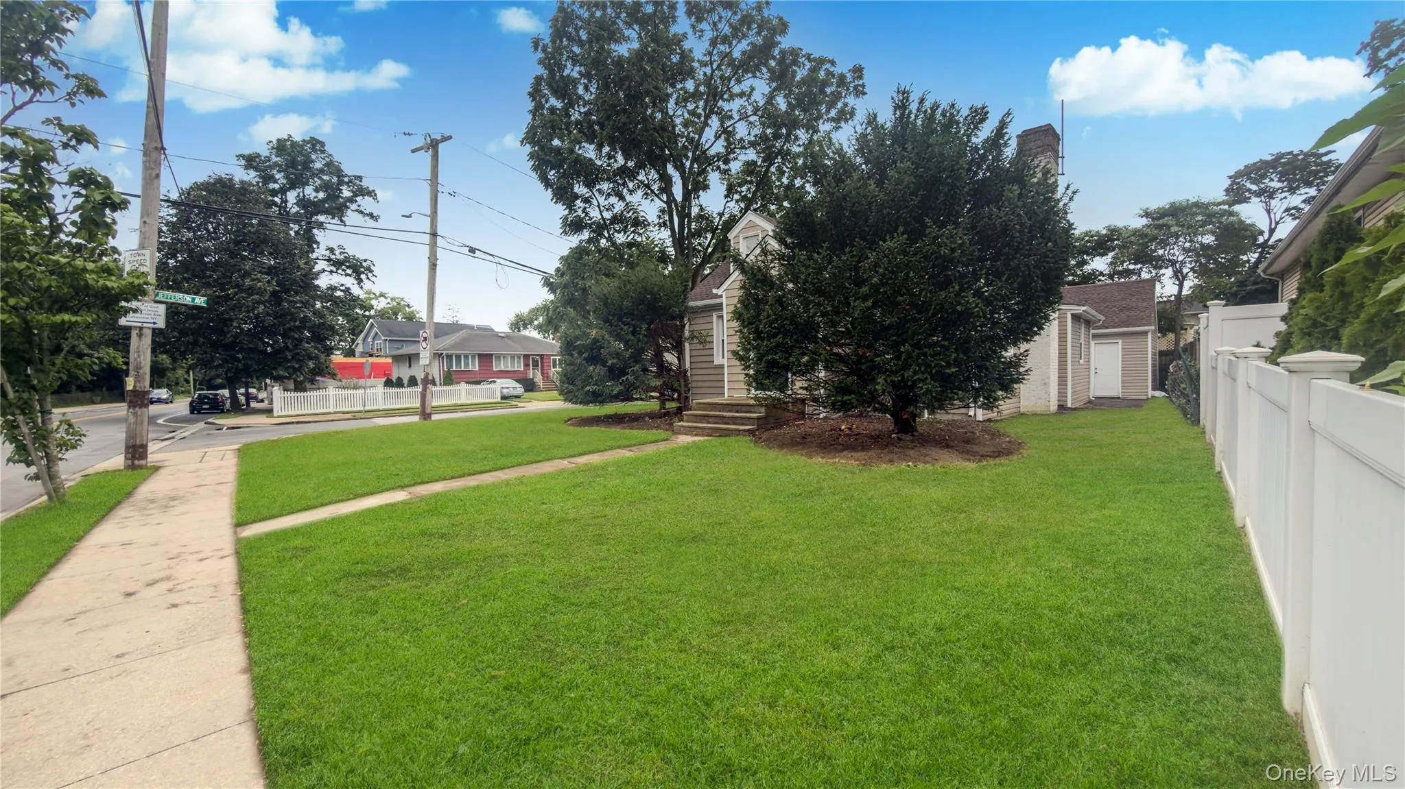 1180 Woodfield Road, Hempstead, NY, 4 Bedrooms Bedrooms, 12 Rooms Rooms,3 BathroomsBathrooms,Residential,For Rent,Woodfield,0,1046658 1180 Woodfield Road, Hempstead, NY, 4 Bedrooms Bedrooms, 12 Rooms Rooms,3 BathroomsBathrooms,Residential,For Rent,Woodfield,0,1046658