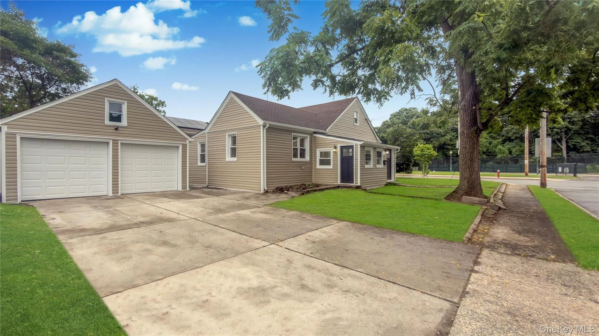 1180 Woodfield Road, Hempstead, NY, 4 Bedrooms Bedrooms, 12 Rooms Rooms,3 BathroomsBathrooms,Residential,For Rent,Woodfield,0,1046658 1180 Woodfield Road, Hempstead, NY, 4 Bedrooms Bedrooms, 12 Rooms Rooms,3 BathroomsBathrooms,Residential,For Rent,Woodfield,0,1046658