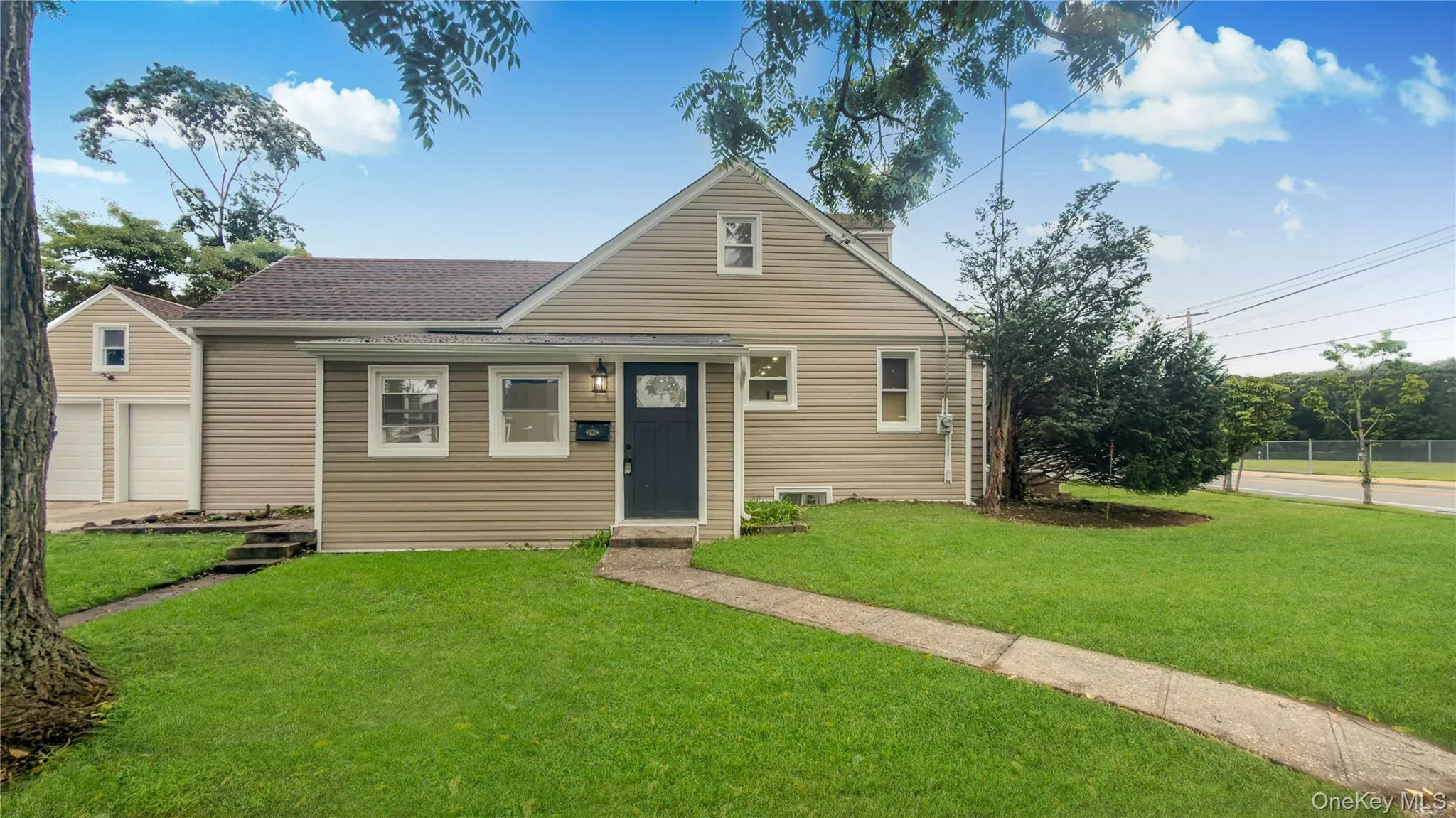 1180 Woodfield Road, Hempstead, NY, 4 Bedrooms Bedrooms, 12 Rooms Rooms,3 BathroomsBathrooms,Residential,For Rent,Woodfield,0,1046658 1180 Woodfield Road, Hempstead, NY, 4 Bedrooms Bedrooms, 12 Rooms Rooms,3 BathroomsBathrooms,Residential,For Rent,Woodfield,0,1046658