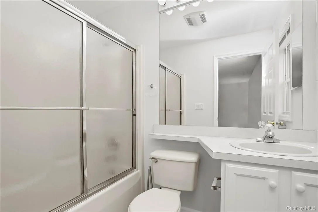 64 Greenvale Circle, White Plains, NY, 3 Bedrooms Bedrooms, 7 Rooms Rooms,2 BathroomsBathrooms,Residential Lease,For Rent,Greenvale,0,1046660 64 Greenvale Circle, White Plains, NY, 3 Bedrooms Bedrooms, 7 Rooms Rooms,2 BathroomsBathrooms,Residential Lease,For Rent,Greenvale,0,1046660
