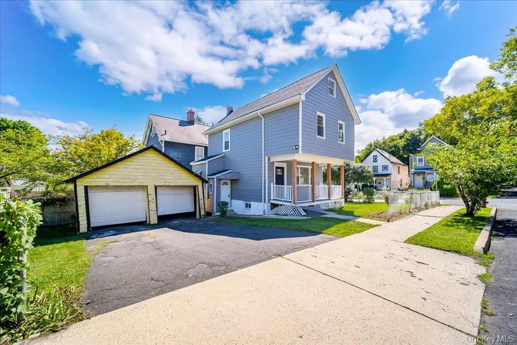 11 Maple Street, Orangetown, NY, 3 Bedrooms Bedrooms, 6 Rooms Rooms,2 BathroomsBathrooms,Residential,For Rent,Maple,0,1046661 11 Maple Street, Orangetown, NY, 3 Bedrooms Bedrooms, 6 Rooms Rooms,2 BathroomsBathrooms,Residential,For Rent,Maple,0,1046661
