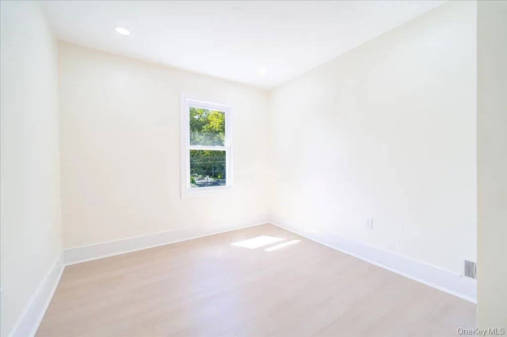 11 Maple Street, Orangetown, NY, 3 Bedrooms Bedrooms, 6 Rooms Rooms,2 BathroomsBathrooms,Residential,For Rent,Maple,0,1046661 11 Maple Street, Orangetown, NY, 3 Bedrooms Bedrooms, 6 Rooms Rooms,2 BathroomsBathrooms,Residential,For Rent,Maple,0,1046661