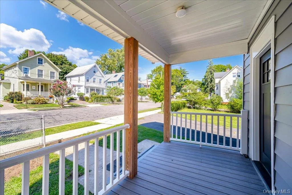 11 Maple Street, Orangetown, NY, 3 Bedrooms Bedrooms, 6 Rooms Rooms,2 BathroomsBathrooms,Residential,For Rent,Maple,0,1046661 11 Maple Street, Orangetown, NY, 3 Bedrooms Bedrooms, 6 Rooms Rooms,2 BathroomsBathrooms,Residential,For Rent,Maple,0,1046661