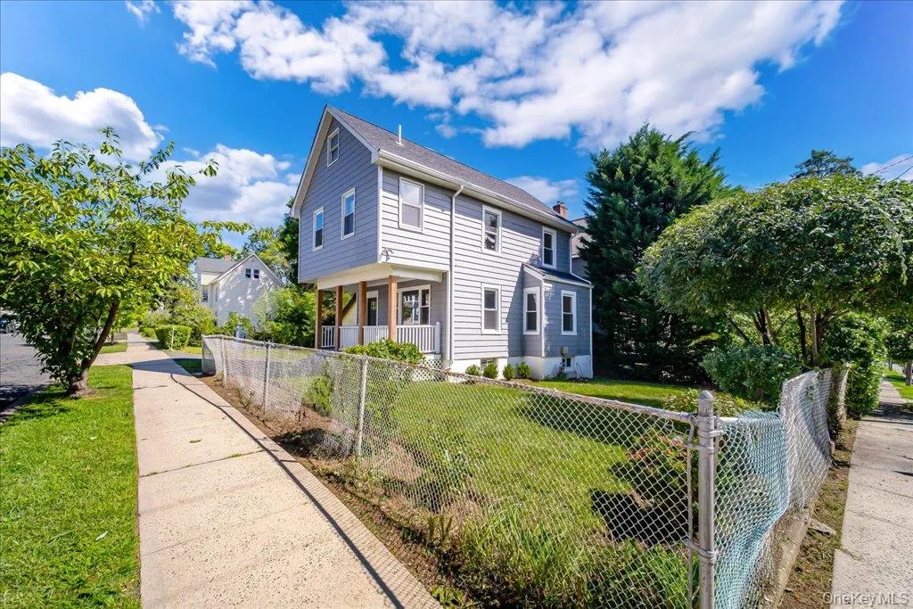 11 Maple Street, Orangetown, NY, 3 Bedrooms Bedrooms, 6 Rooms Rooms,2 BathroomsBathrooms,Residential,For Rent,Maple,0,1046661 11 Maple Street, Orangetown, NY, 3 Bedrooms Bedrooms, 6 Rooms Rooms,2 BathroomsBathrooms,Residential,For Rent,Maple,0,1046661