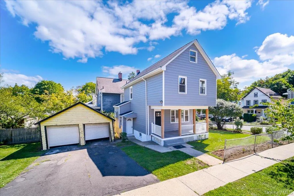 11 Maple Street, Orangetown, NY, 3 Bedrooms Bedrooms, 6 Rooms Rooms,2 BathroomsBathrooms,Residential,For Rent,Maple,0,1046661 11 Maple Street, Orangetown, NY, 3 Bedrooms Bedrooms, 6 Rooms Rooms,2 BathroomsBathrooms,Residential,For Rent,Maple,0,1046661