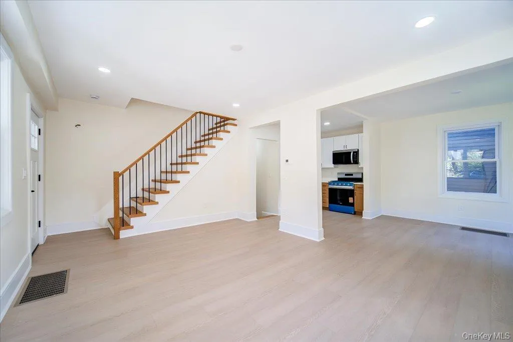 11 Maple Street, Orangetown, NY, 3 Bedrooms Bedrooms, 6 Rooms Rooms,2 BathroomsBathrooms,Residential,For Rent,Maple,0,1046661 11 Maple Street, Orangetown, NY, 3 Bedrooms Bedrooms, 6 Rooms Rooms,2 BathroomsBathrooms,Residential,For Rent,Maple,0,1046661
