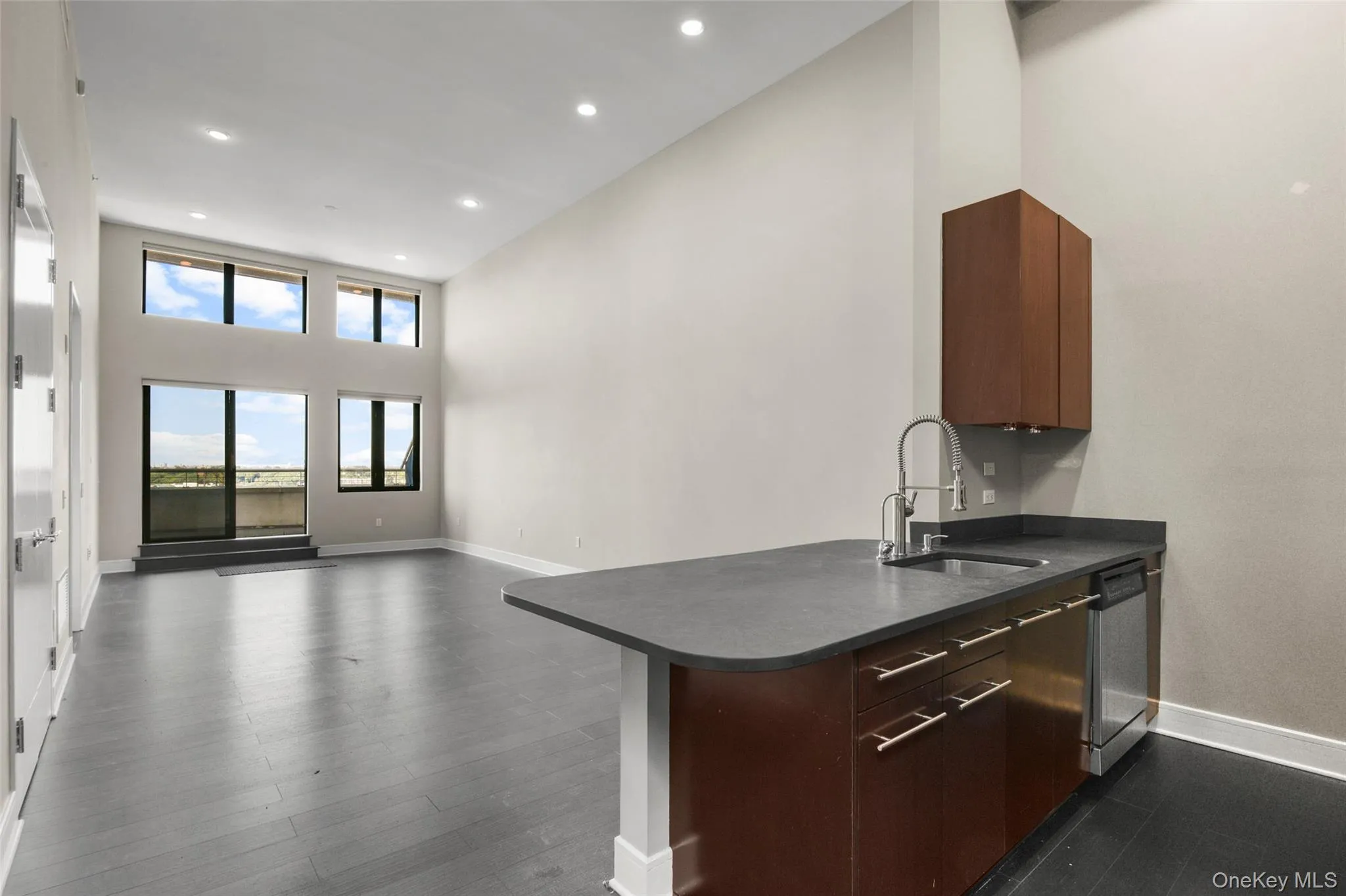 25 Leroy Place, New Rochelle, NY, 1 Bedroom Bedrooms, 3 Rooms Rooms,2 BathroomsBathrooms,Residential Lease,For Rent,Leroy,0,1046671 25 Leroy Place, New Rochelle, NY, 1 Bedroom Bedrooms, 3 Rooms Rooms,2 BathroomsBathrooms,Residential Lease,For Rent,Leroy,0,1046671