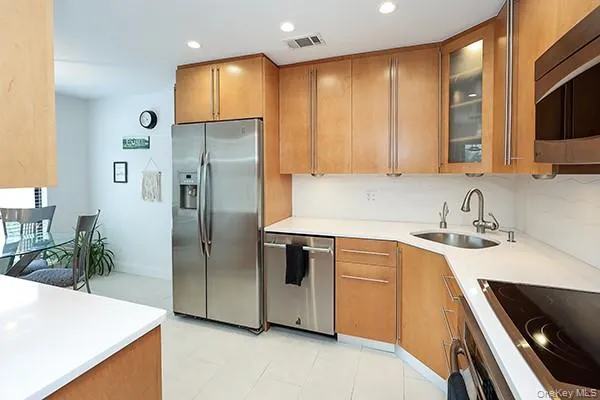 11 Stanford Court, Hempstead, NY, 2 Bedrooms Bedrooms, 5 Rooms Rooms,2 BathroomsBathrooms,Residential,For Rent,Stanford,0,1046675 11 Stanford Court, Hempstead, NY, 2 Bedrooms Bedrooms, 5 Rooms Rooms,2 BathroomsBathrooms,Residential,For Rent,Stanford,0,1046675