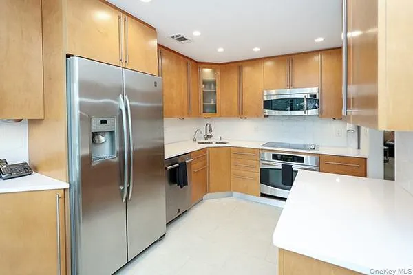 11 Stanford Court, Hempstead, NY, 2 Bedrooms Bedrooms, 5 Rooms Rooms,2 BathroomsBathrooms,Residential,For Rent,Stanford,0,1046675 11 Stanford Court, Hempstead, NY, 2 Bedrooms Bedrooms, 5 Rooms Rooms,2 BathroomsBathrooms,Residential,For Rent,Stanford,0,1046675