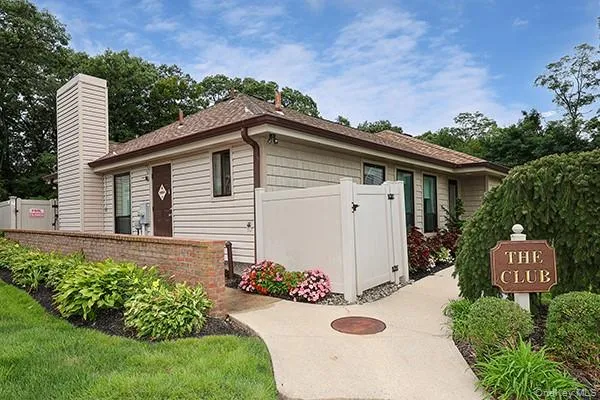 11 Stanford Court, Hempstead, NY, 2 Bedrooms Bedrooms, 5 Rooms Rooms,2 BathroomsBathrooms,Residential,For Rent,Stanford,0,1046675 11 Stanford Court, Hempstead, NY, 2 Bedrooms Bedrooms, 5 Rooms Rooms,2 BathroomsBathrooms,Residential,For Rent,Stanford,0,1046675