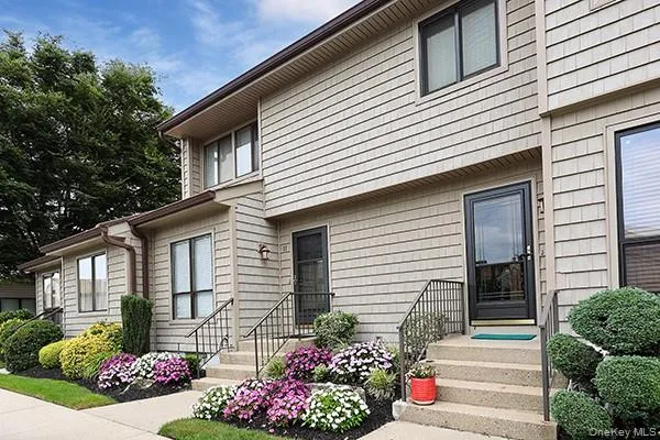 11 Stanford Court, Hempstead, NY, 2 Bedrooms Bedrooms, 5 Rooms Rooms,2 BathroomsBathrooms,Residential,For Rent,Stanford,0,1046675 11 Stanford Court, Hempstead, NY, 2 Bedrooms Bedrooms, 5 Rooms Rooms,2 BathroomsBathrooms,Residential,For Rent,Stanford,0,1046675