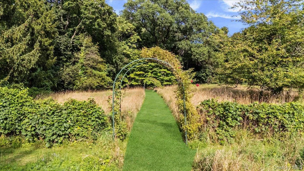 347 Duck Pond Road, Oyster Bay, NY, 4 Bedrooms Bedrooms, 9 Rooms Rooms,3 BathroomsBathrooms,Residential,For Rent,Duck Pond,0,1046678 347 Duck Pond Road, Oyster Bay, NY, 4 Bedrooms Bedrooms, 9 Rooms Rooms,3 BathroomsBathrooms,Residential,For Rent,Duck Pond,0,1046678