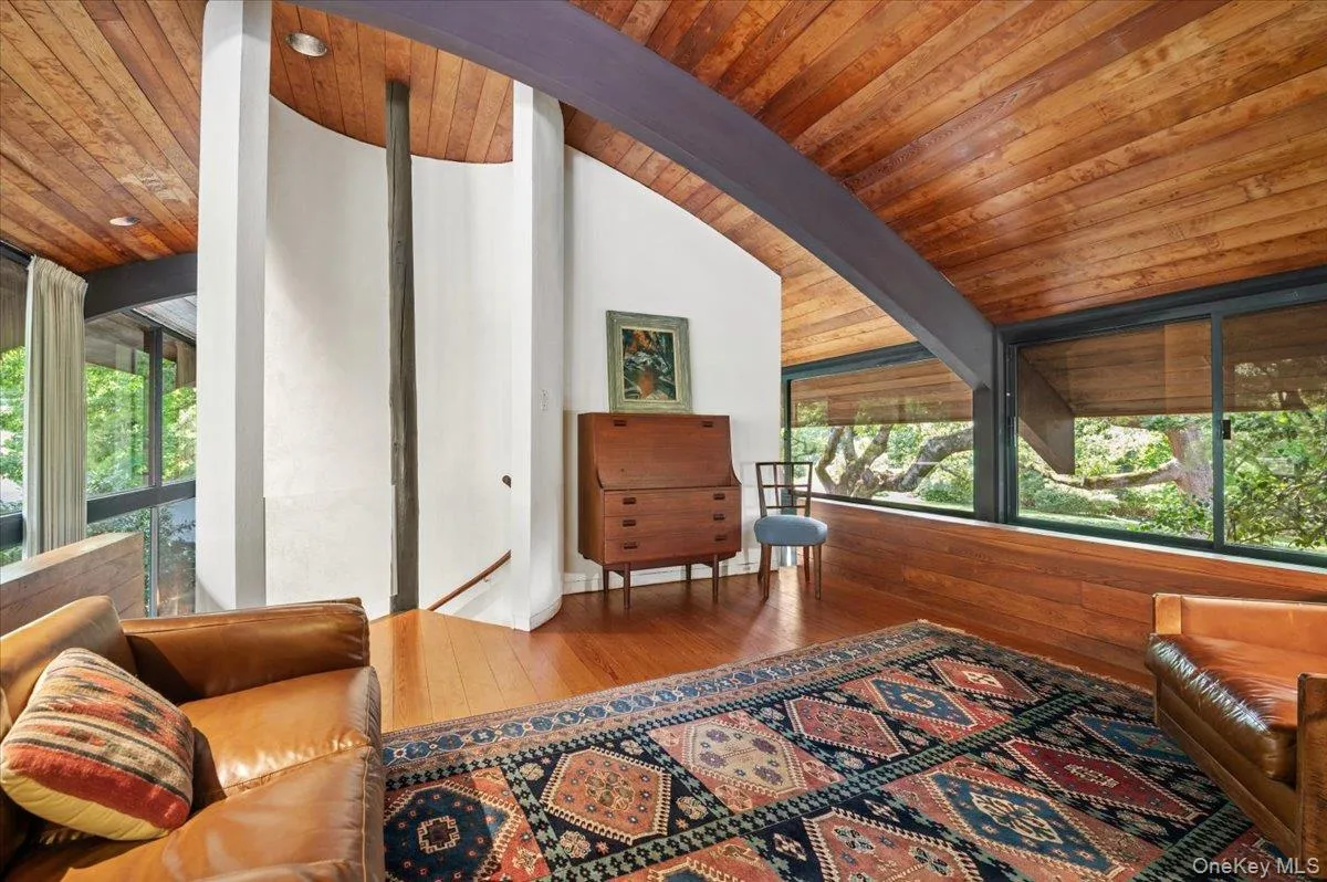 347 Duck Pond Road, Oyster Bay, NY, 4 Bedrooms Bedrooms, 9 Rooms Rooms,3 BathroomsBathrooms,Residential,For Rent,Duck Pond,0,1046678 347 Duck Pond Road, Oyster Bay, NY, 4 Bedrooms Bedrooms, 9 Rooms Rooms,3 BathroomsBathrooms,Residential,For Rent,Duck Pond,0,1046678