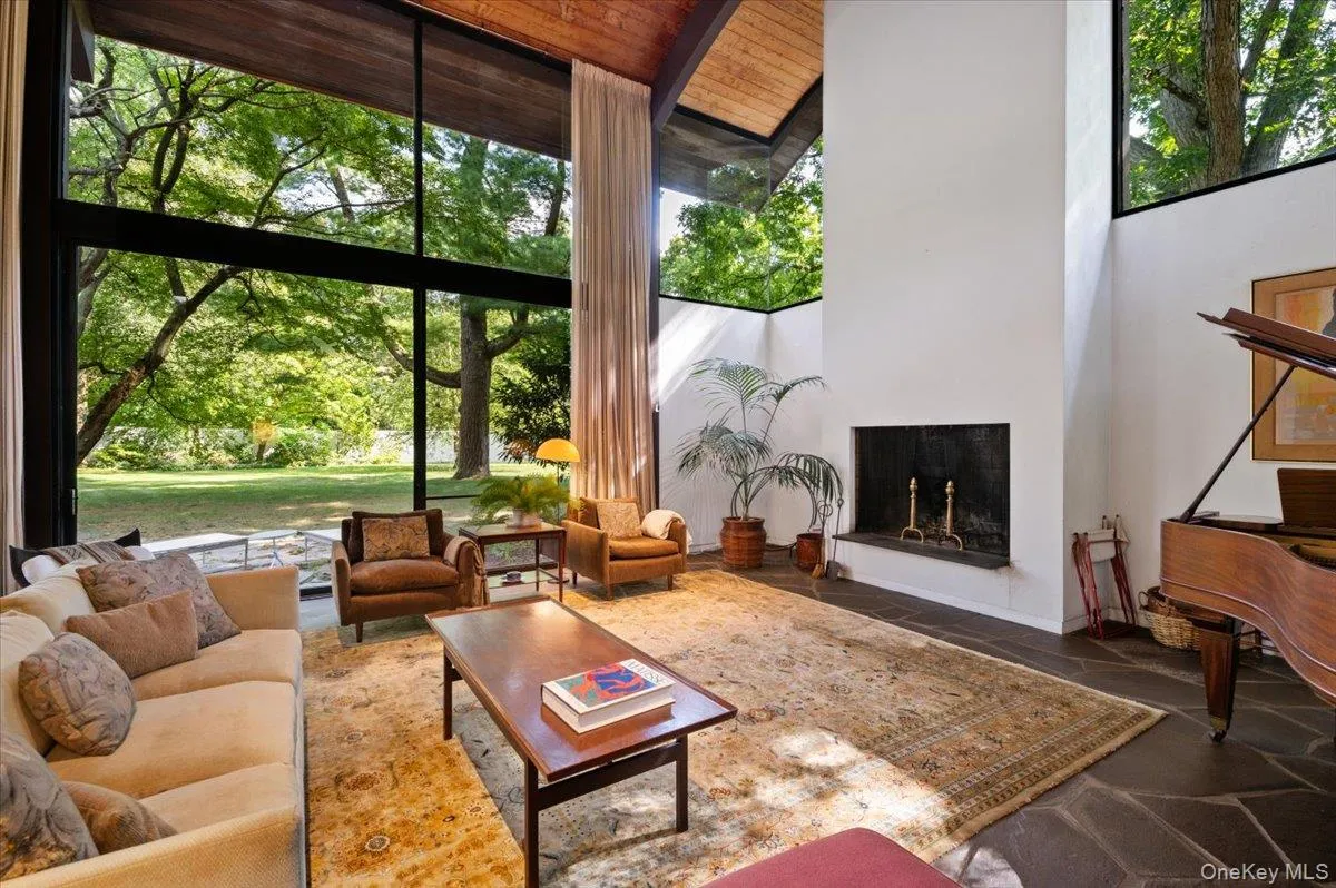 347 Duck Pond Road, Oyster Bay, NY, 4 Bedrooms Bedrooms, 9 Rooms Rooms,3 BathroomsBathrooms,Residential,For Rent,Duck Pond,0,1046678 347 Duck Pond Road, Oyster Bay, NY, 4 Bedrooms Bedrooms, 9 Rooms Rooms,3 BathroomsBathrooms,Residential,For Rent,Duck Pond,0,1046678