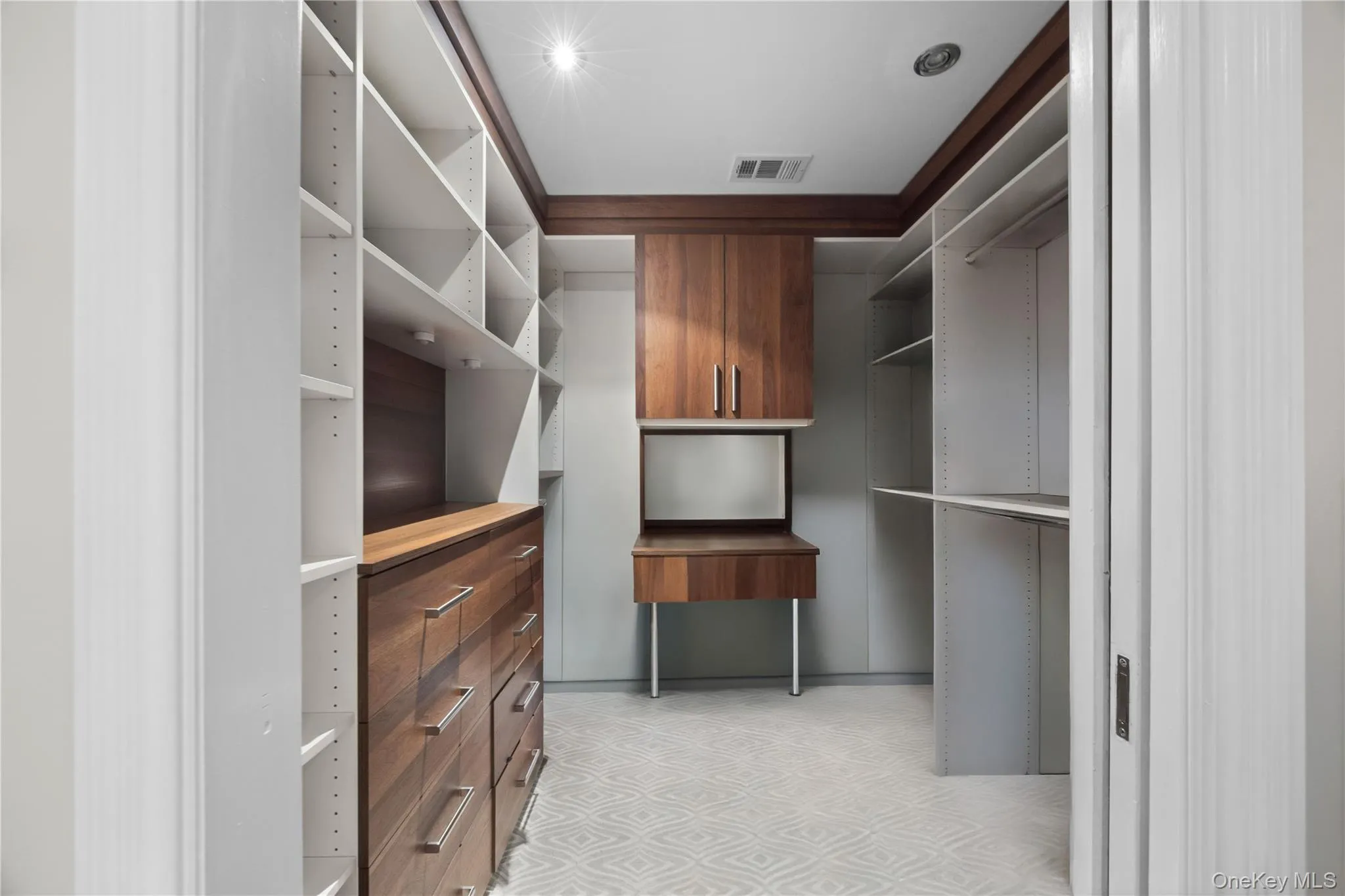 229 Ditmars Street, New York, NY, 3 Bedrooms Bedrooms, 8 Rooms Rooms,3 BathroomsBathrooms,Residential,For Rent,Ditmars,0,1046694 229 Ditmars Street, New York, NY, 3 Bedrooms Bedrooms, 8 Rooms Rooms,3 BathroomsBathrooms,Residential,For Rent,Ditmars,0,1046694