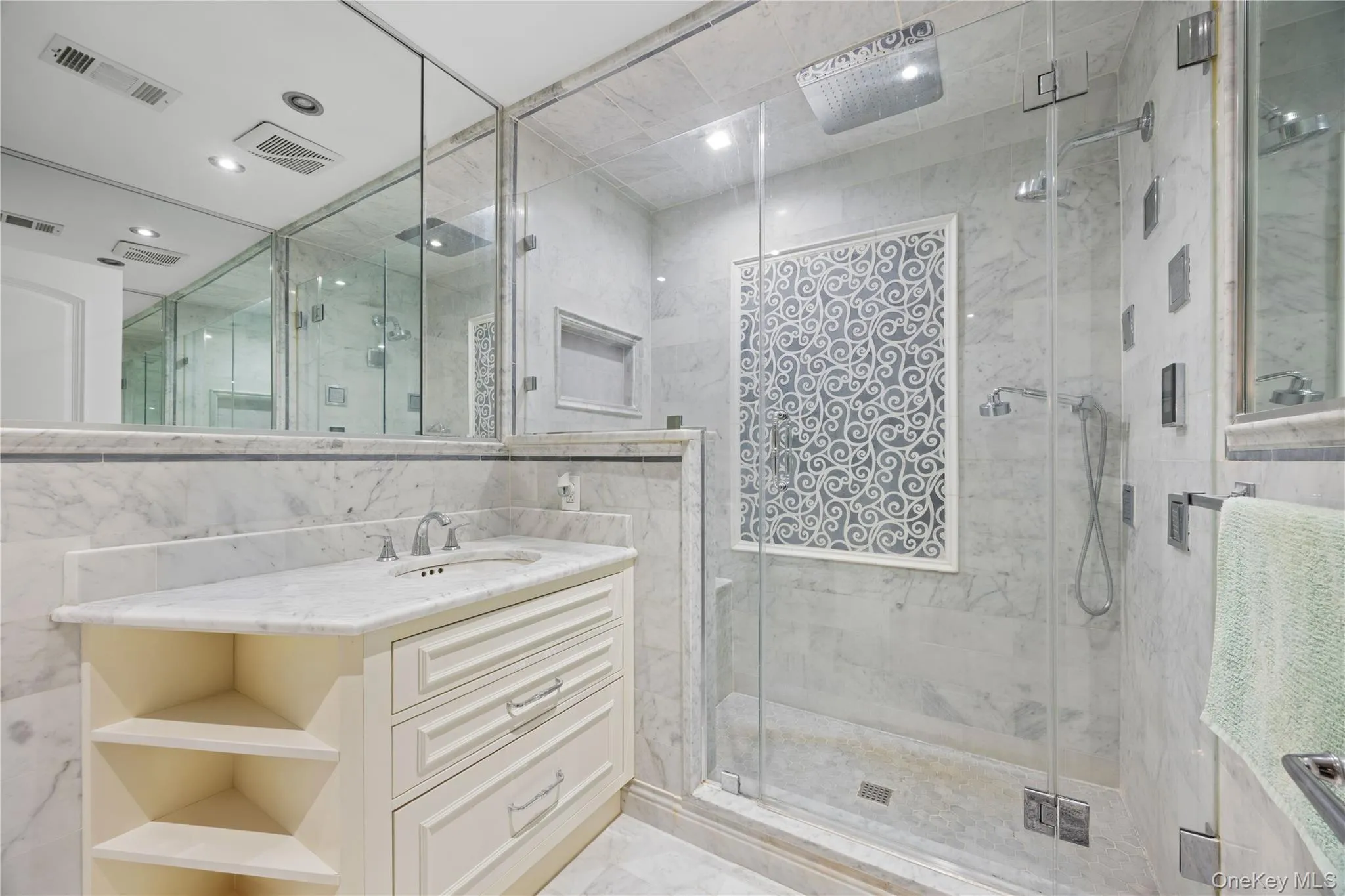 229 Ditmars Street, New York, NY, 3 Bedrooms Bedrooms, 8 Rooms Rooms,3 BathroomsBathrooms,Residential,For Rent,Ditmars,0,1046694 229 Ditmars Street, New York, NY, 3 Bedrooms Bedrooms, 8 Rooms Rooms,3 BathroomsBathrooms,Residential,For Rent,Ditmars,0,1046694