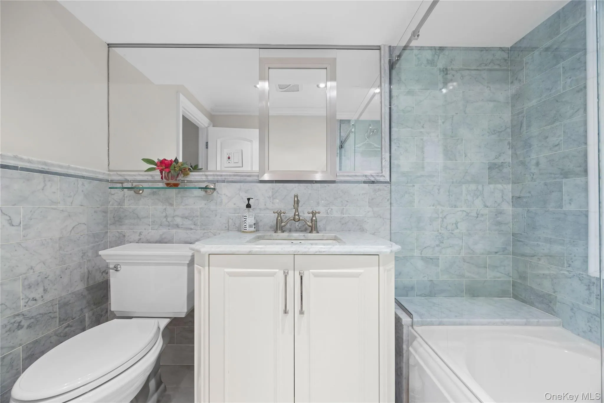 229 Ditmars Street, New York, NY, 3 Bedrooms Bedrooms, 8 Rooms Rooms,3 BathroomsBathrooms,Residential,For Rent,Ditmars,0,1046694 229 Ditmars Street, New York, NY, 3 Bedrooms Bedrooms, 8 Rooms Rooms,3 BathroomsBathrooms,Residential,For Rent,Ditmars,0,1046694