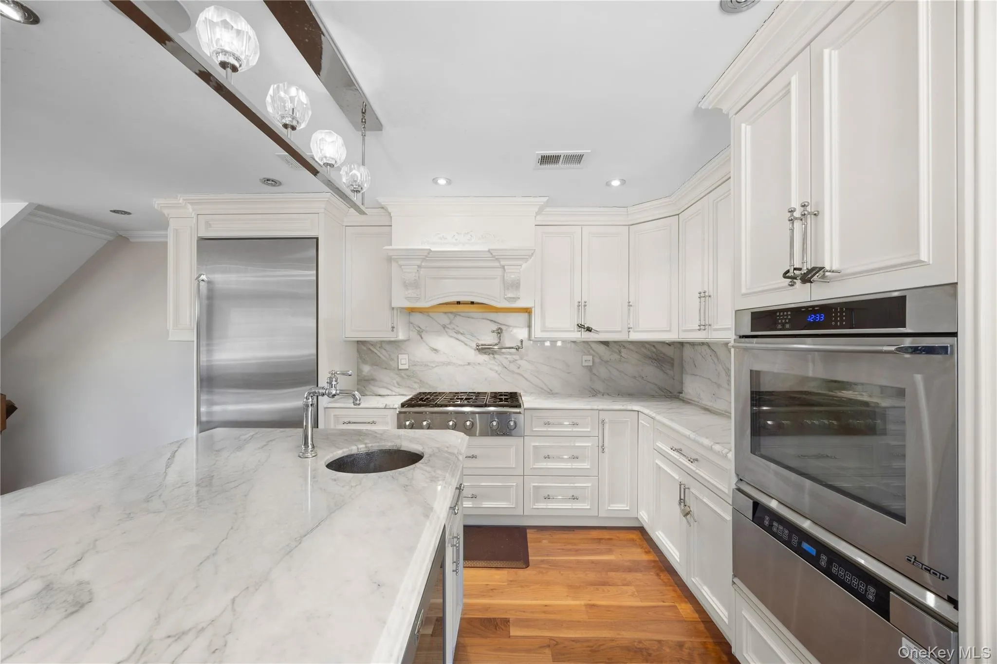 229 Ditmars Street, New York, NY, 3 Bedrooms Bedrooms, 8 Rooms Rooms,3 BathroomsBathrooms,Residential,For Rent,Ditmars,0,1046694 229 Ditmars Street, New York, NY, 3 Bedrooms Bedrooms, 8 Rooms Rooms,3 BathroomsBathrooms,Residential,For Rent,Ditmars,0,1046694