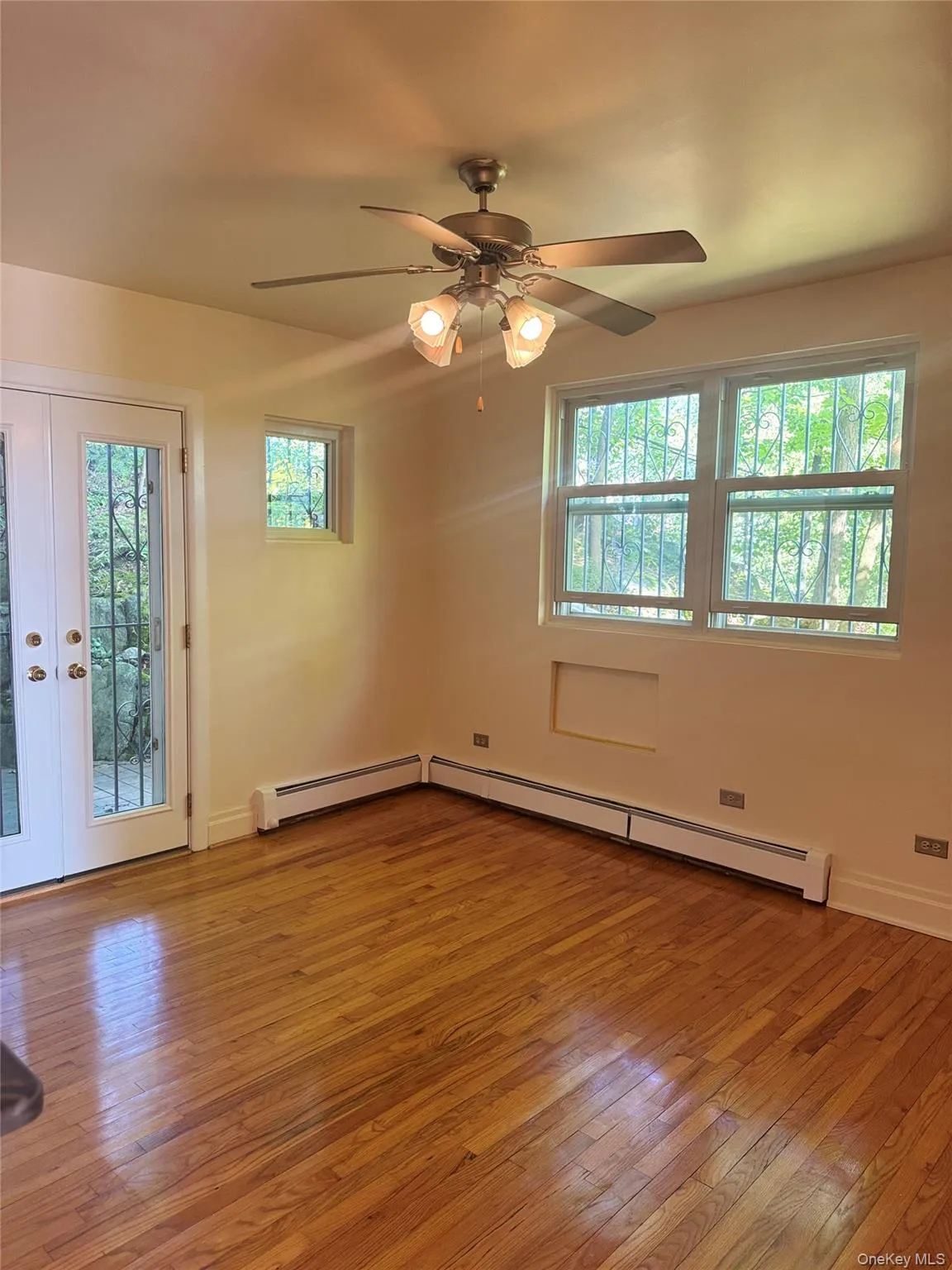 5629 Sylvan Avenue, New York, NY, 3 Bedrooms Bedrooms, 6 Rooms Rooms,1 BathroomBathrooms,Residential Lease,For Rent,Sylvan,0,1046698 5629 Sylvan Avenue, New York, NY, 3 Bedrooms Bedrooms, 6 Rooms Rooms,1 BathroomBathrooms,Residential Lease,For Rent,Sylvan,0,1046698