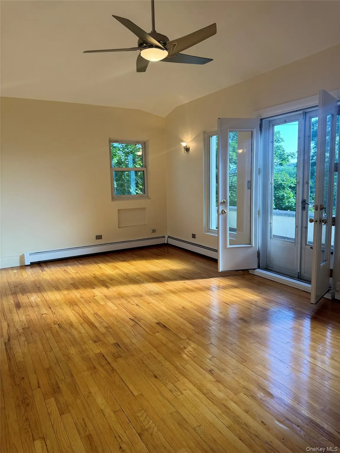 5629 Sylvan Avenue, New York, NY, 3 Bedrooms Bedrooms, 6 Rooms Rooms,1 BathroomBathrooms,Residential Lease,For Rent,Sylvan,0,1046698 5629 Sylvan Avenue, New York, NY, 3 Bedrooms Bedrooms, 6 Rooms Rooms,1 BathroomBathrooms,Residential Lease,For Rent,Sylvan,0,1046698