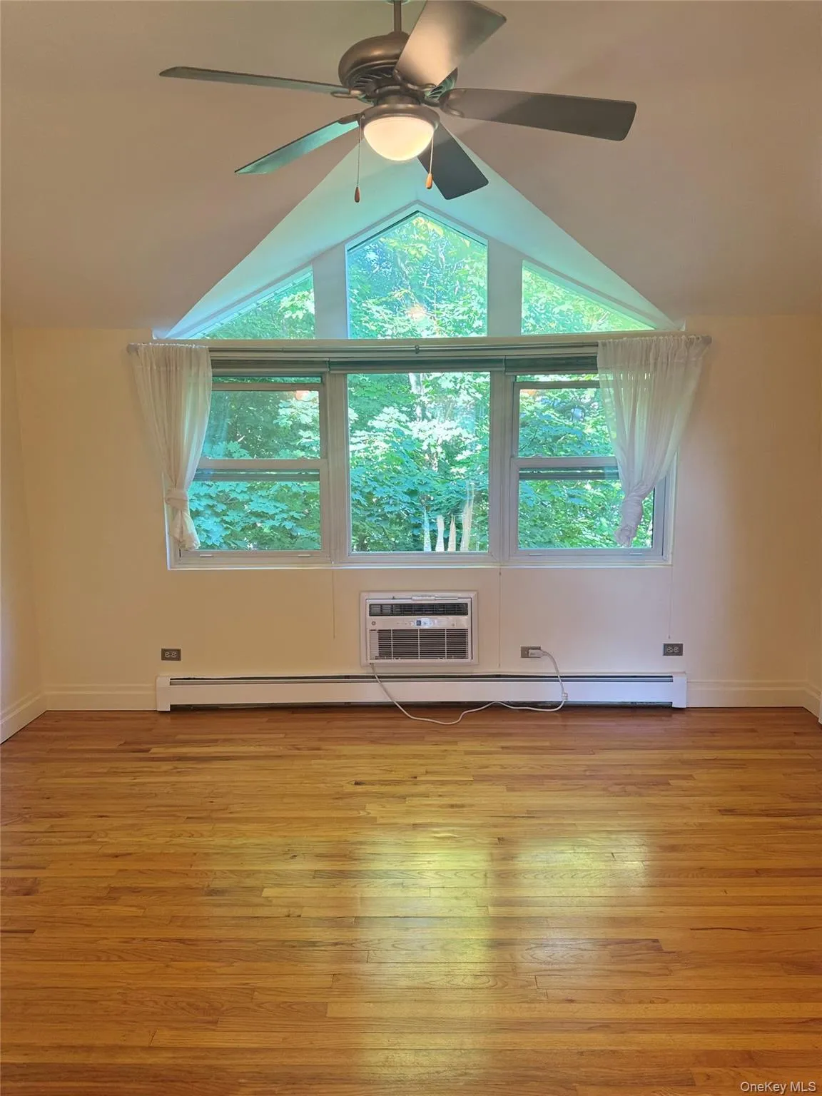 5629 Sylvan Avenue, New York, NY, 3 Bedrooms Bedrooms, 6 Rooms Rooms,1 BathroomBathrooms,Residential Lease,For Rent,Sylvan,0,1046698 5629 Sylvan Avenue, New York, NY, 3 Bedrooms Bedrooms, 6 Rooms Rooms,1 BathroomBathrooms,Residential Lease,For Rent,Sylvan,0,1046698