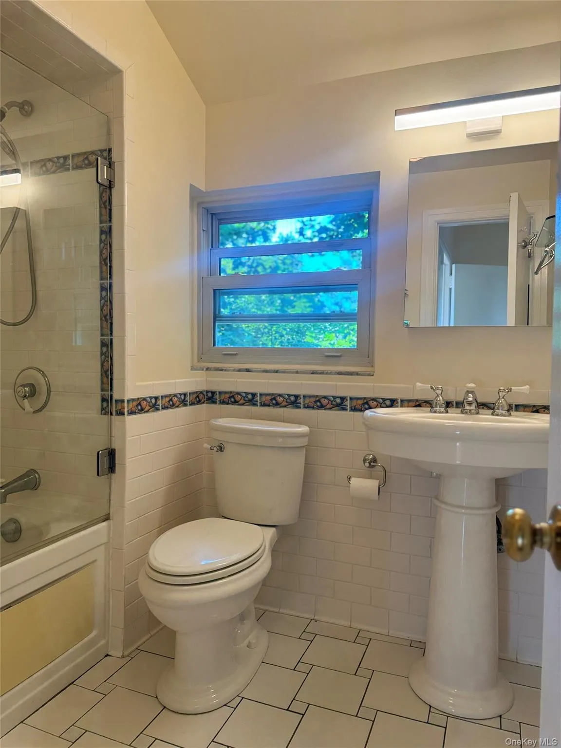 5629 Sylvan Avenue, New York, NY, 3 Bedrooms Bedrooms, 6 Rooms Rooms,1 BathroomBathrooms,Residential Lease,For Rent,Sylvan,0,1046698 5629 Sylvan Avenue, New York, NY, 3 Bedrooms Bedrooms, 6 Rooms Rooms,1 BathroomBathrooms,Residential Lease,For Rent,Sylvan,0,1046698