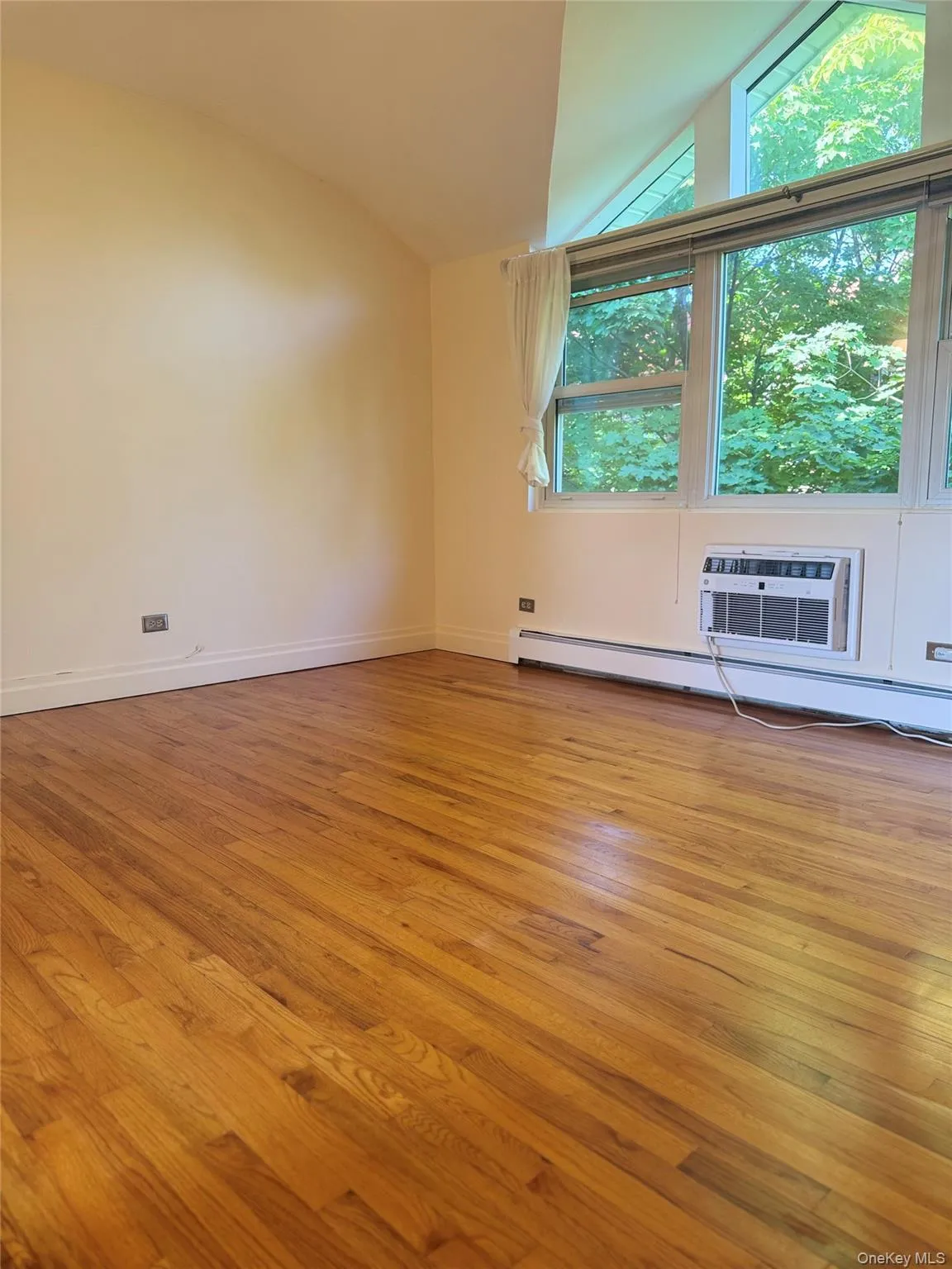 5629 Sylvan Avenue, New York, NY, 3 Bedrooms Bedrooms, 6 Rooms Rooms,1 BathroomBathrooms,Residential Lease,For Rent,Sylvan,0,1046698 5629 Sylvan Avenue, New York, NY, 3 Bedrooms Bedrooms, 6 Rooms Rooms,1 BathroomBathrooms,Residential Lease,For Rent,Sylvan,0,1046698