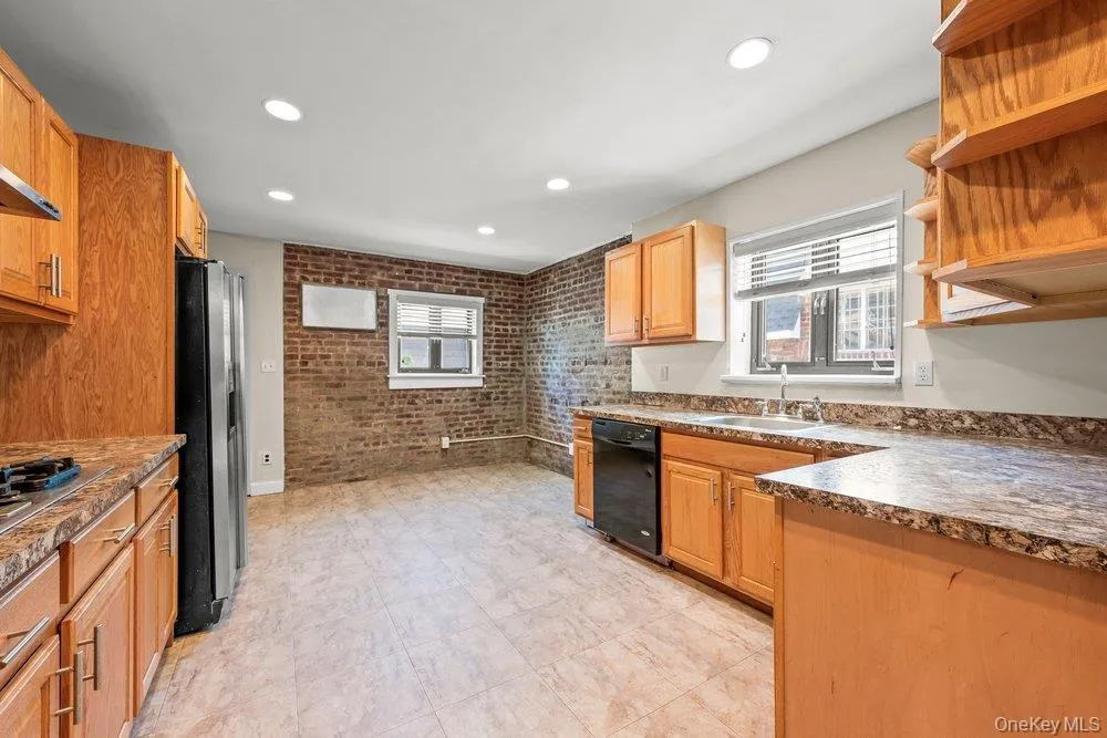 82-41 166th Street, New York, NY, 3 Bedrooms Bedrooms, 6 Rooms Rooms,2 BathroomsBathrooms,Residential,For Rent,166th,0,1046700 82-41 166th Street, New York, NY, 3 Bedrooms Bedrooms, 6 Rooms Rooms,2 BathroomsBathrooms,Residential,For Rent,166th,0,1046700