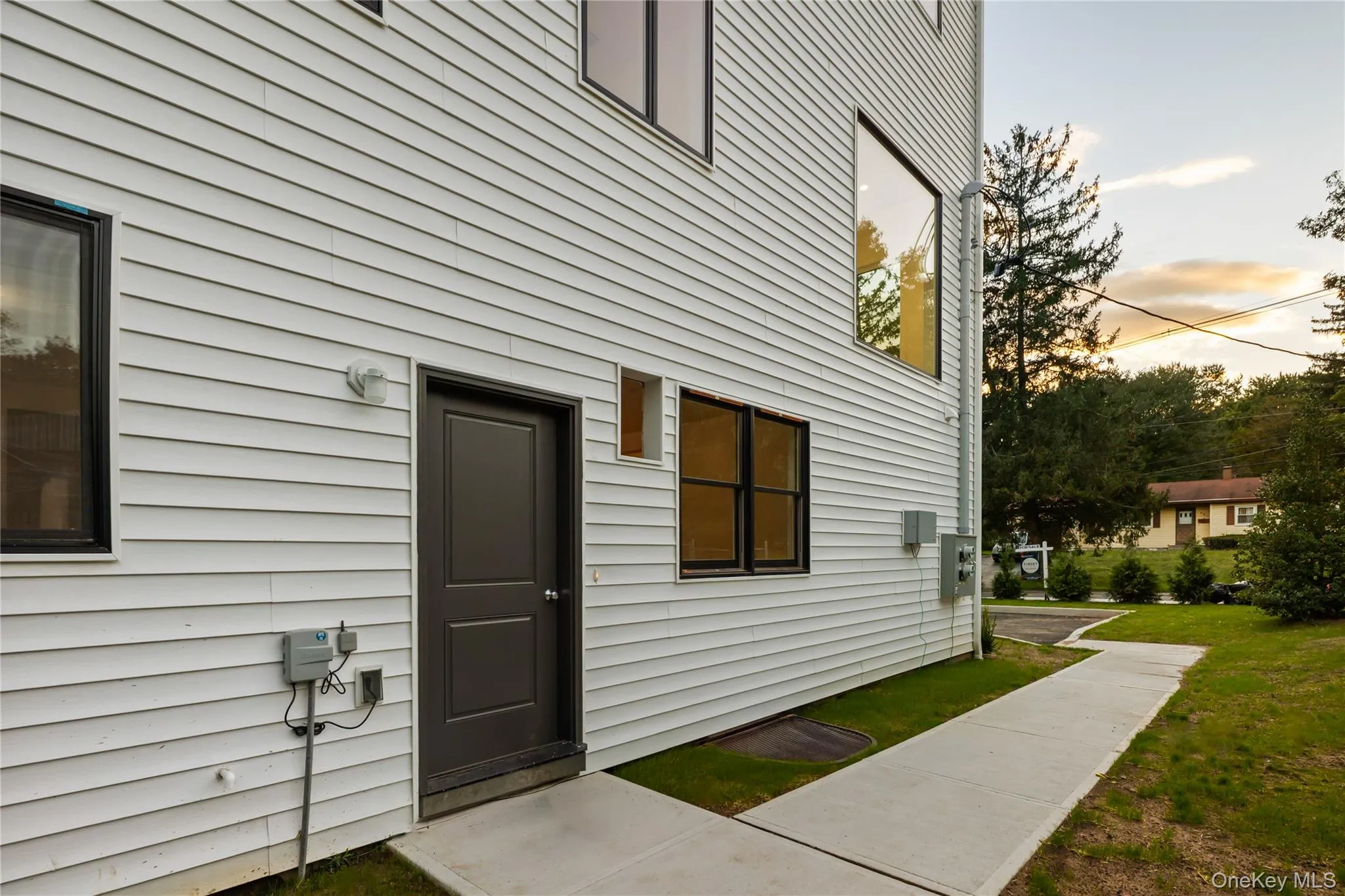 Entrance 3 Bedroom In-Law Suite Entrance 3 Bedroom In-Law Suite