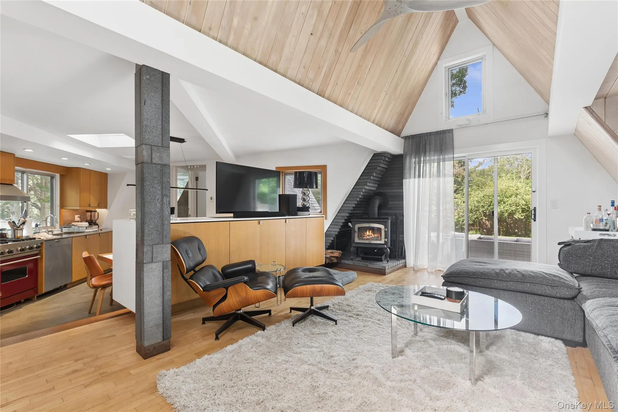 10 Oak Lane, Southampton, NY, 3 Bedrooms Bedrooms, 7 Rooms Rooms,2 BathroomsBathrooms,Residential,For Rent,Oak,0,1046705 10 Oak Lane, Southampton, NY, 3 Bedrooms Bedrooms, 7 Rooms Rooms,2 BathroomsBathrooms,Residential,For Rent,Oak,0,1046705