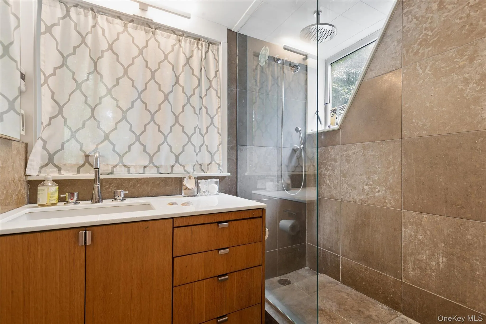 10 Oak Lane, Southampton, NY, 3 Bedrooms Bedrooms, 7 Rooms Rooms,2 BathroomsBathrooms,Residential,For Rent,Oak,0,1046705 10 Oak Lane, Southampton, NY, 3 Bedrooms Bedrooms, 7 Rooms Rooms,2 BathroomsBathrooms,Residential,For Rent,Oak,0,1046705