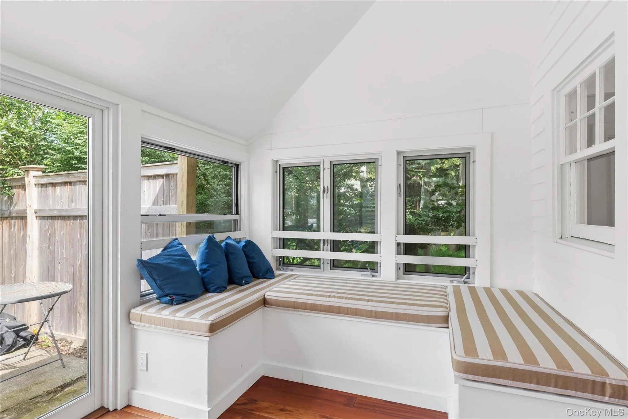 10 Oak Lane, Southampton, NY, 3 Bedrooms Bedrooms, 7 Rooms Rooms,2 BathroomsBathrooms,Residential,For Rent,Oak,0,1046705 10 Oak Lane, Southampton, NY, 3 Bedrooms Bedrooms, 7 Rooms Rooms,2 BathroomsBathrooms,Residential,For Rent,Oak,0,1046705