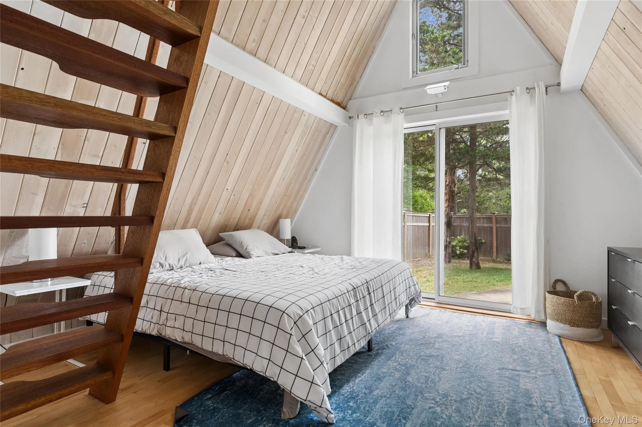 10 Oak Lane, Southampton, NY, 3 Bedrooms Bedrooms, 7 Rooms Rooms,2 BathroomsBathrooms,Residential,For Rent,Oak,0,1046705 10 Oak Lane, Southampton, NY, 3 Bedrooms Bedrooms, 7 Rooms Rooms,2 BathroomsBathrooms,Residential,For Rent,Oak,0,1046705