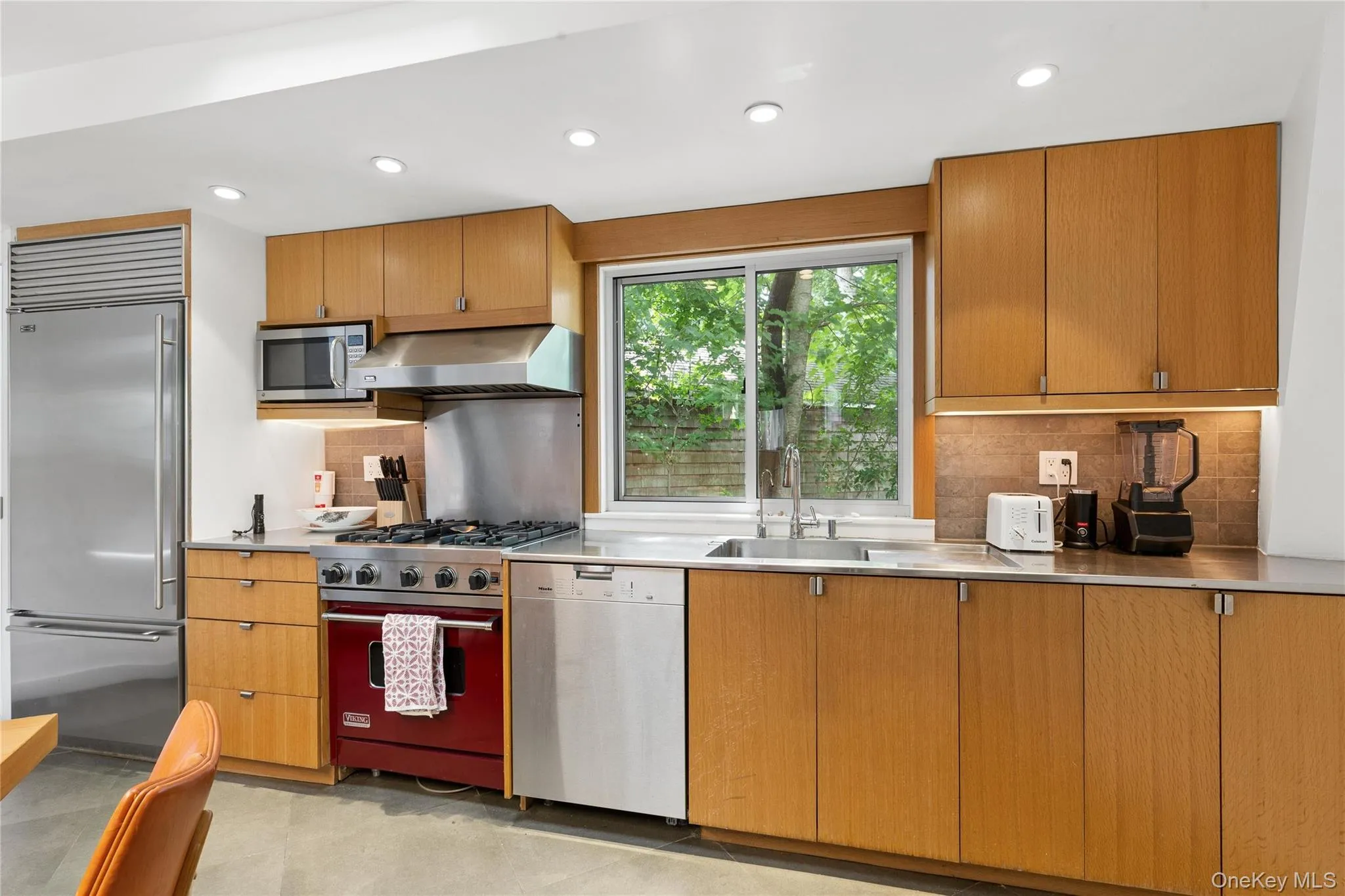 10 Oak Lane, Southampton, NY, 3 Bedrooms Bedrooms, 7 Rooms Rooms,2 BathroomsBathrooms,Residential,For Rent,Oak,0,1046705 10 Oak Lane, Southampton, NY, 3 Bedrooms Bedrooms, 7 Rooms Rooms,2 BathroomsBathrooms,Residential,For Rent,Oak,0,1046705