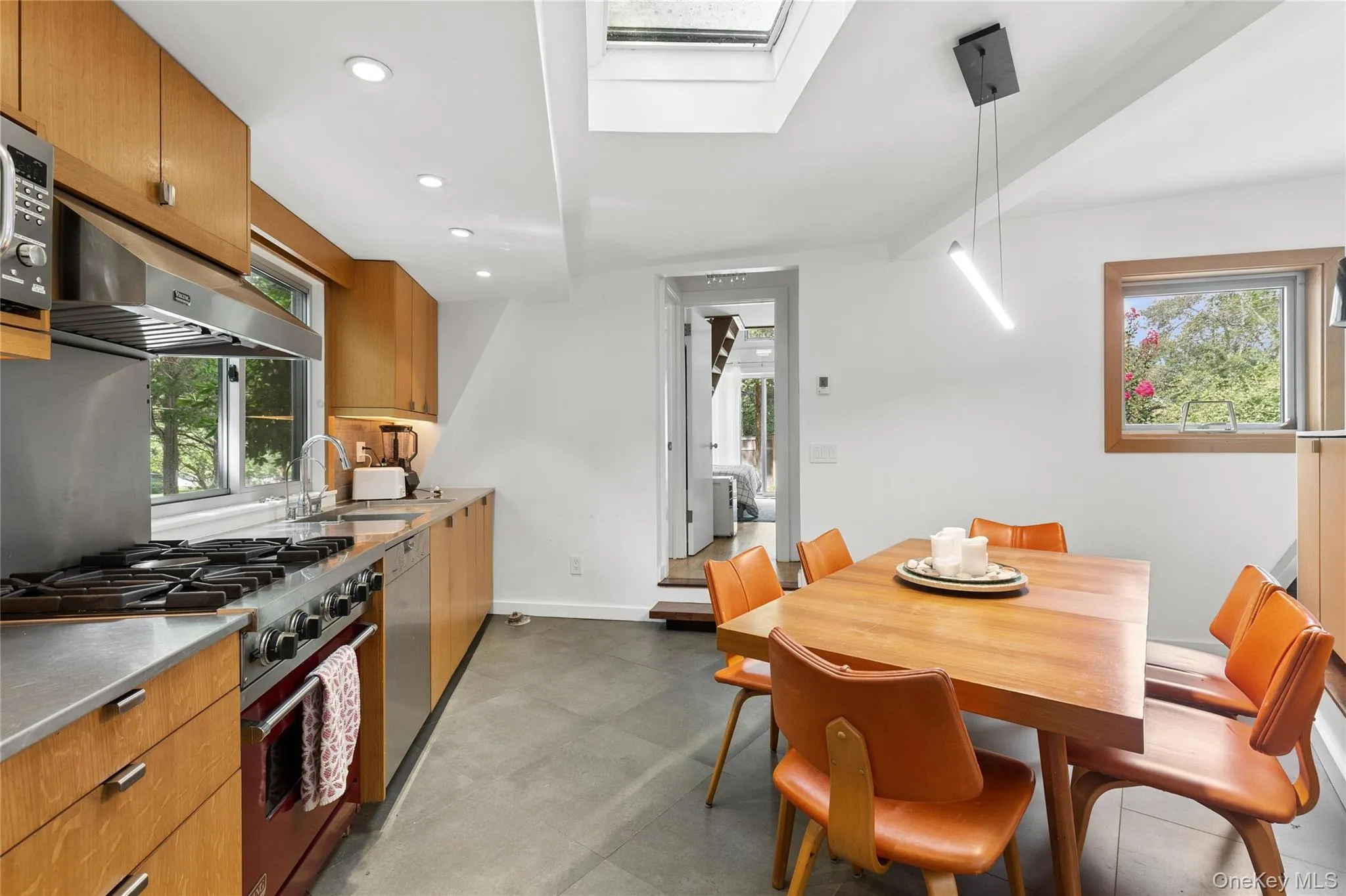 10 Oak Lane, Southampton, NY, 3 Bedrooms Bedrooms, 7 Rooms Rooms,2 BathroomsBathrooms,Residential,For Rent,Oak,0,1046705 10 Oak Lane, Southampton, NY, 3 Bedrooms Bedrooms, 7 Rooms Rooms,2 BathroomsBathrooms,Residential,For Rent,Oak,0,1046705