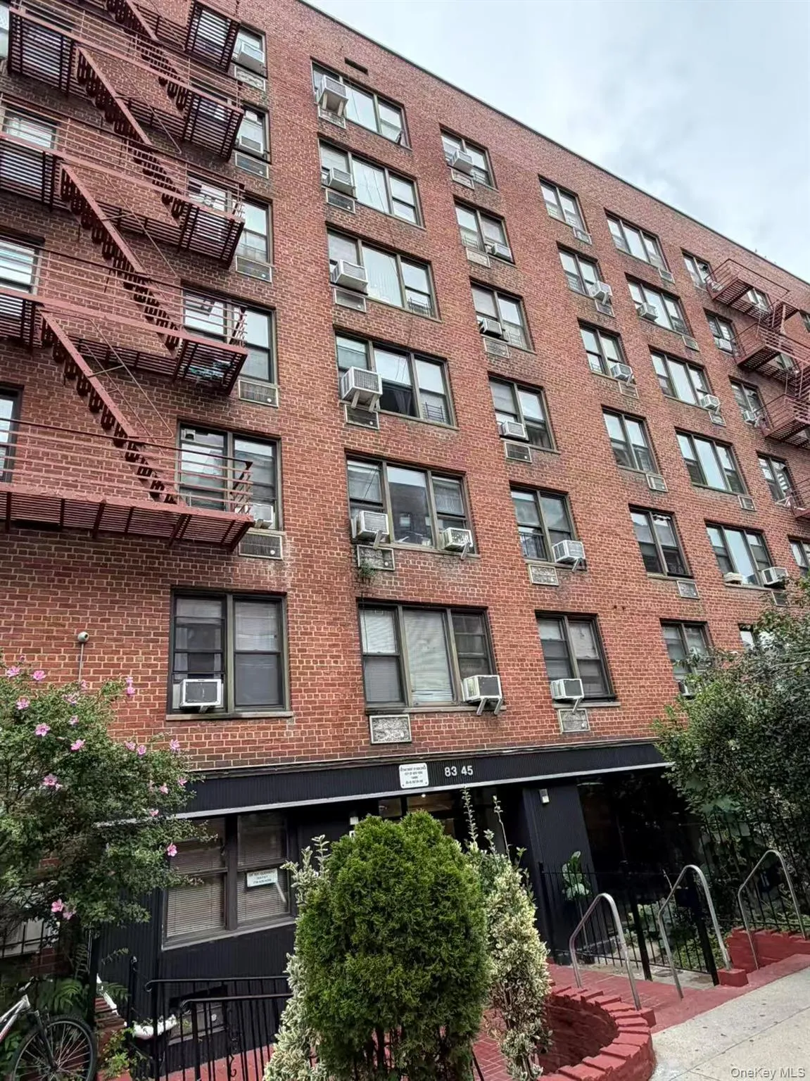 83-45 Vietor Ave, New York, NY, 2 Rooms Rooms,1 BathroomBathrooms,Residential,For Rent,Vietor Ave,0,1046710 83-45 Vietor Ave, New York, NY, 2 Rooms Rooms,1 BathroomBathrooms,Residential,For Rent,Vietor Ave,0,1046710