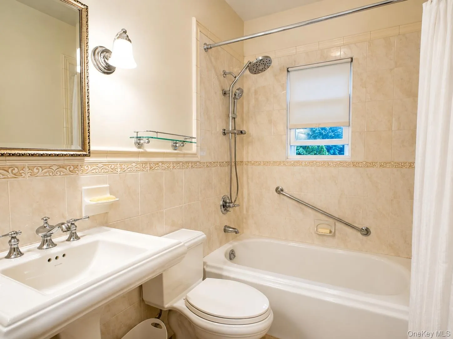 42 Crestview Street, New Rochelle, NY, 3 Bedrooms Bedrooms, 6 Rooms Rooms,1 BathroomBathrooms,Residential Lease,For Rent,Crestview,0,1046713 42 Crestview Street, New Rochelle, NY, 3 Bedrooms Bedrooms, 6 Rooms Rooms,1 BathroomBathrooms,Residential Lease,For Rent,Crestview,0,1046713