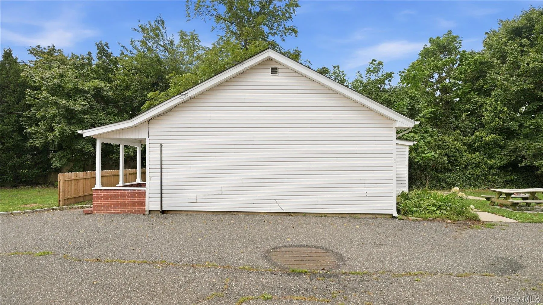 455 Moriches Road, Smithtown, NY, 2 Bedrooms Bedrooms, 4 Rooms Rooms,1 BathroomBathrooms,Residential Lease,For Rent,Moriches,0,1046717 455 Moriches Road, Smithtown, NY, 2 Bedrooms Bedrooms, 4 Rooms Rooms,1 BathroomBathrooms,Residential Lease,For Rent,Moriches,0,1046717