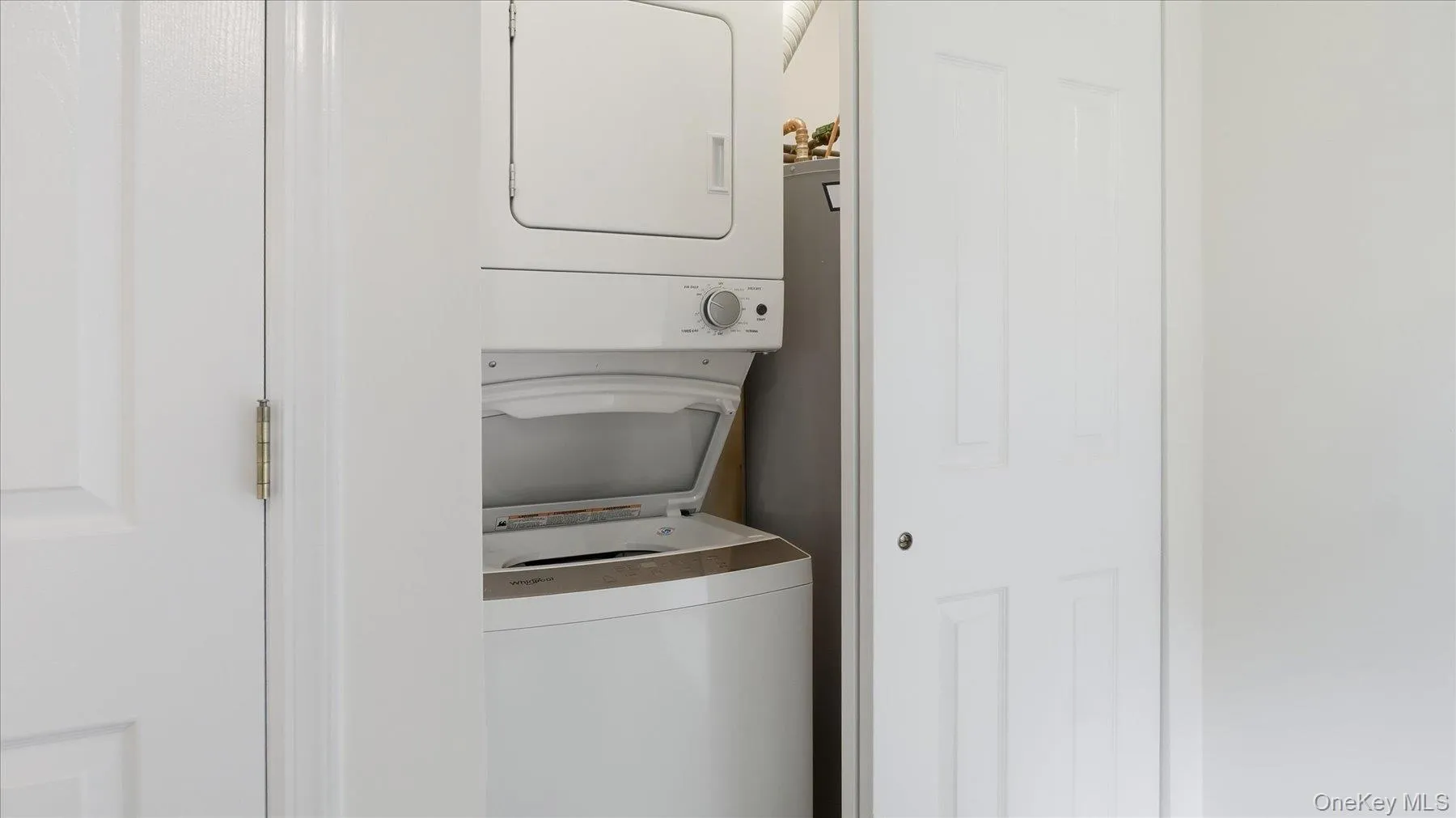 455 Moriches Road, Smithtown, NY, 2 Bedrooms Bedrooms, 4 Rooms Rooms,1 BathroomBathrooms,Residential Lease,For Rent,Moriches,0,1046717 455 Moriches Road, Smithtown, NY, 2 Bedrooms Bedrooms, 4 Rooms Rooms,1 BathroomBathrooms,Residential Lease,For Rent,Moriches,0,1046717