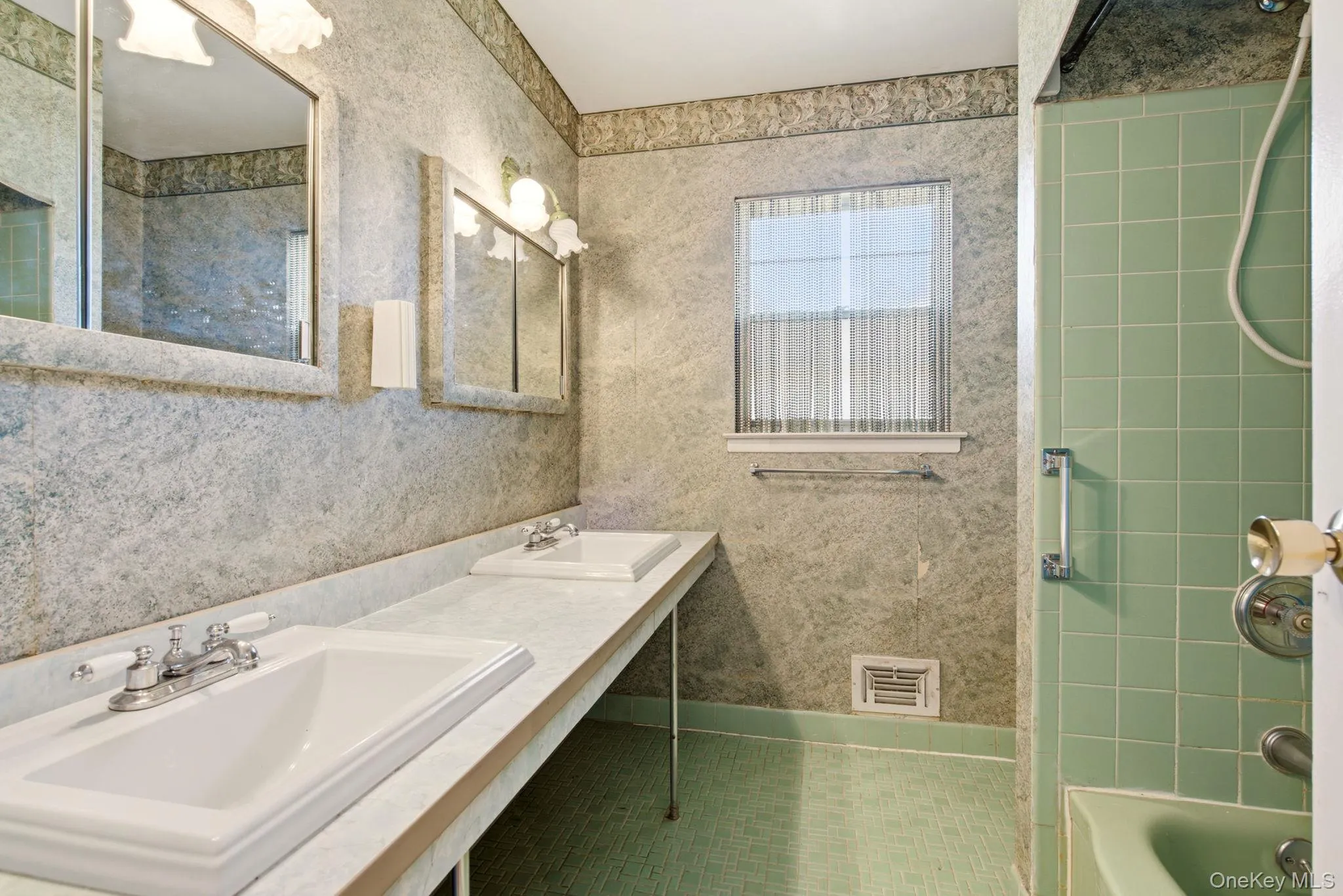 63 Lauren Avenue, Huntington, NY, 4 Bedrooms Bedrooms, 8 Rooms Rooms,2 BathroomsBathrooms,Residential,For Rent,Lauren,0,1046728 63 Lauren Avenue, Huntington, NY, 4 Bedrooms Bedrooms, 8 Rooms Rooms,2 BathroomsBathrooms,Residential,For Rent,Lauren,0,1046728