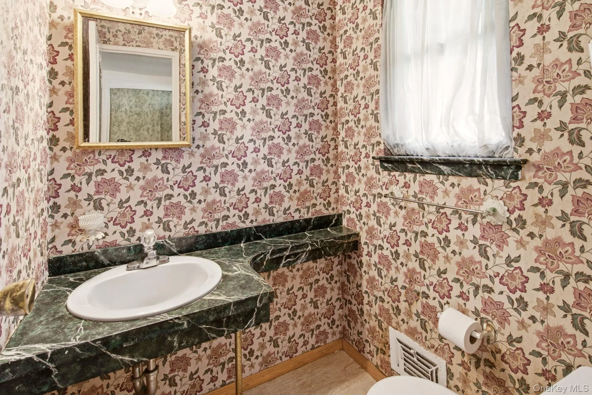 63 Lauren Avenue, Huntington, NY, 4 Bedrooms Bedrooms, 8 Rooms Rooms,2 BathroomsBathrooms,Residential,For Rent,Lauren,0,1046728 63 Lauren Avenue, Huntington, NY, 4 Bedrooms Bedrooms, 8 Rooms Rooms,2 BathroomsBathrooms,Residential,For Rent,Lauren,0,1046728