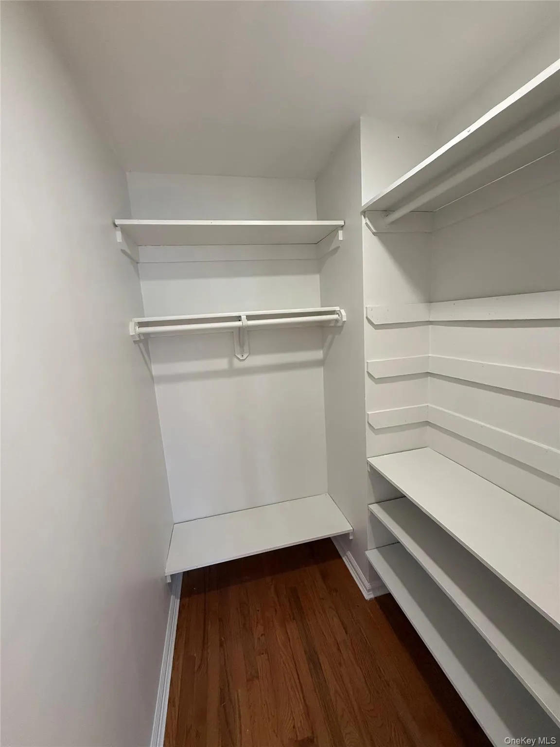 762 234th Street, New York, NY, 3 Bedrooms Bedrooms, 5 Rooms Rooms,1 BathroomBathrooms,Residential Lease,For Rent,234th,0,1046731 762 234th Street, New York, NY, 3 Bedrooms Bedrooms, 5 Rooms Rooms,1 BathroomBathrooms,Residential Lease,For Rent,234th,0,1046731