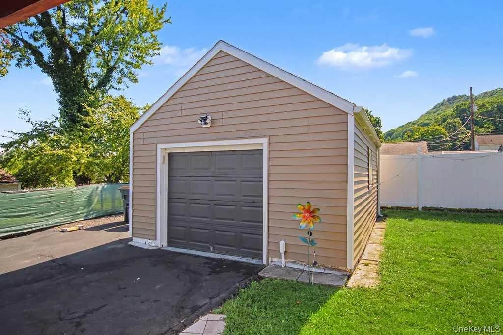 28 Hurd Avenue, Haverstraw, NY, 4 Bedrooms Bedrooms, 7 Rooms Rooms,2 BathroomsBathrooms,Residential,For Rent,Hurd,0,1046742 28 Hurd Avenue, Haverstraw, NY, 4 Bedrooms Bedrooms, 7 Rooms Rooms,2 BathroomsBathrooms,Residential,For Rent,Hurd,0,1046742