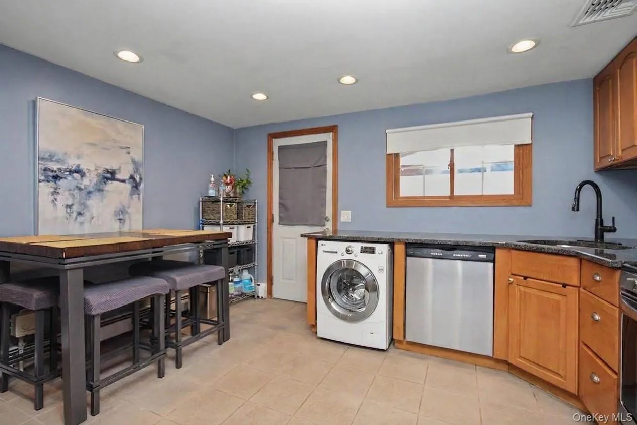 28 Hurd Avenue, Haverstraw, NY, 4 Bedrooms Bedrooms, 7 Rooms Rooms,2 BathroomsBathrooms,Residential,For Rent,Hurd,0,1046742 28 Hurd Avenue, Haverstraw, NY, 4 Bedrooms Bedrooms, 7 Rooms Rooms,2 BathroomsBathrooms,Residential,For Rent,Hurd,0,1046742